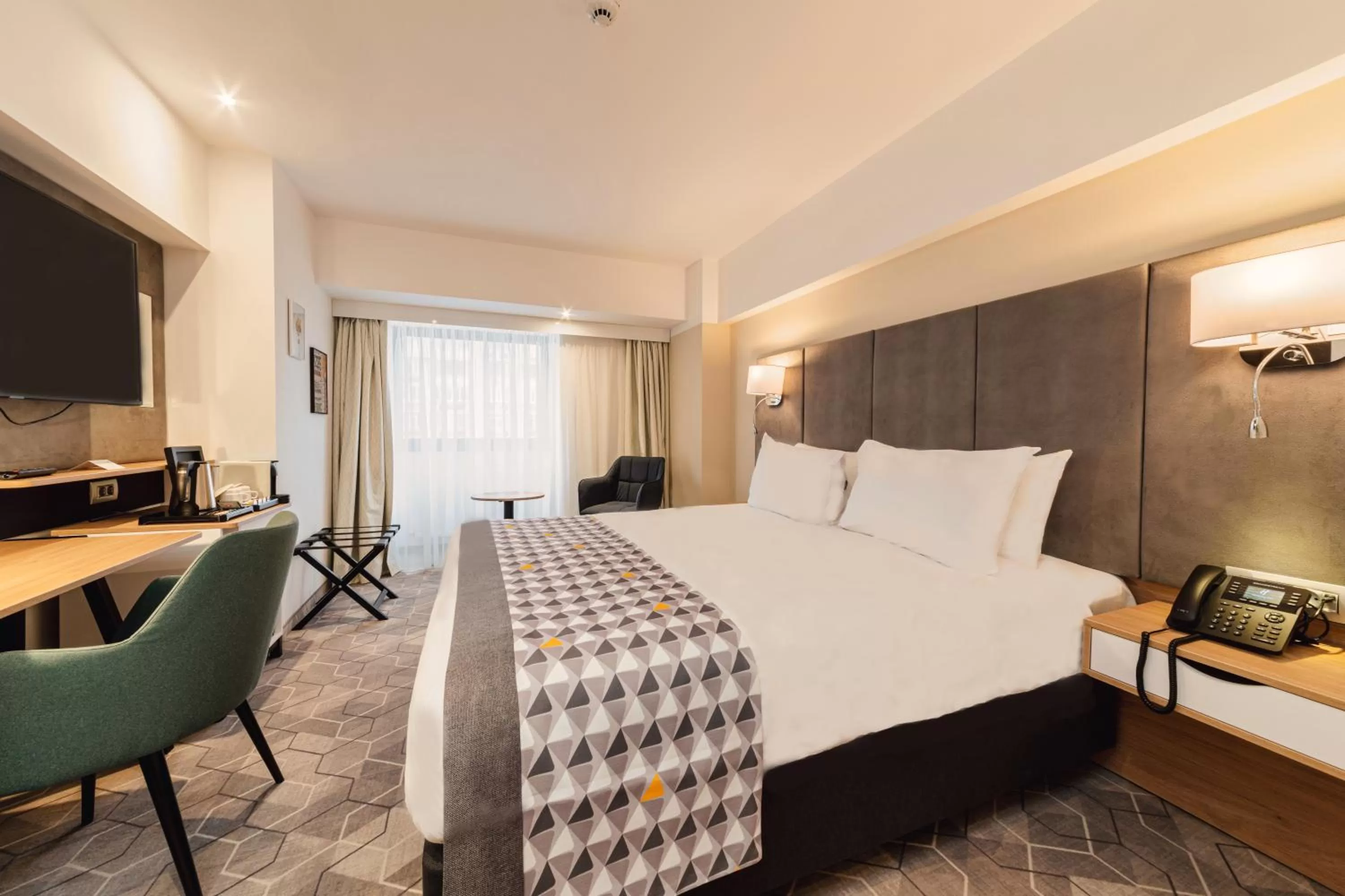Bed in Holiday Inn Bucharest - Times by IHG