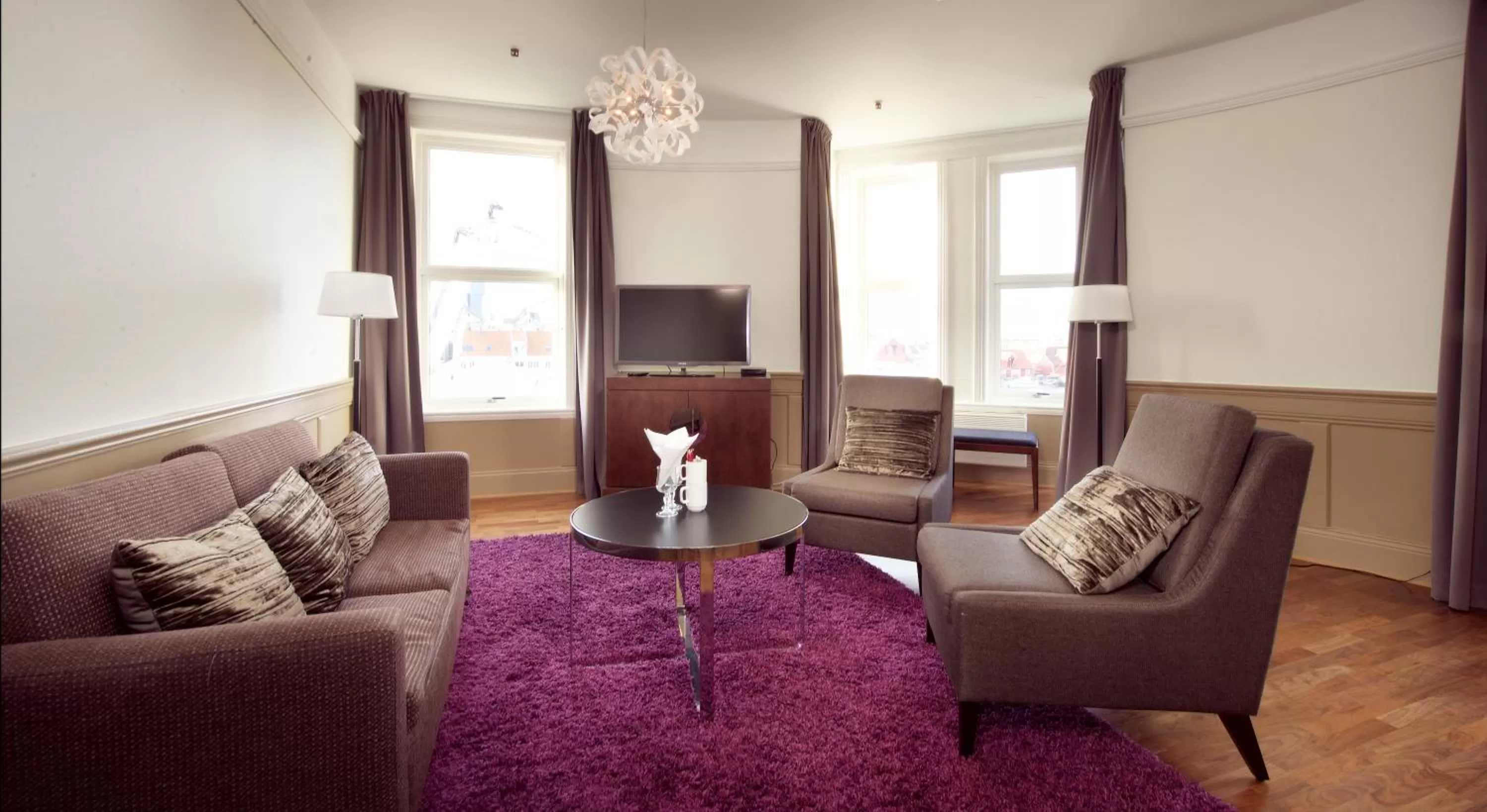 TV and multimedia in Home Hotel Amanda