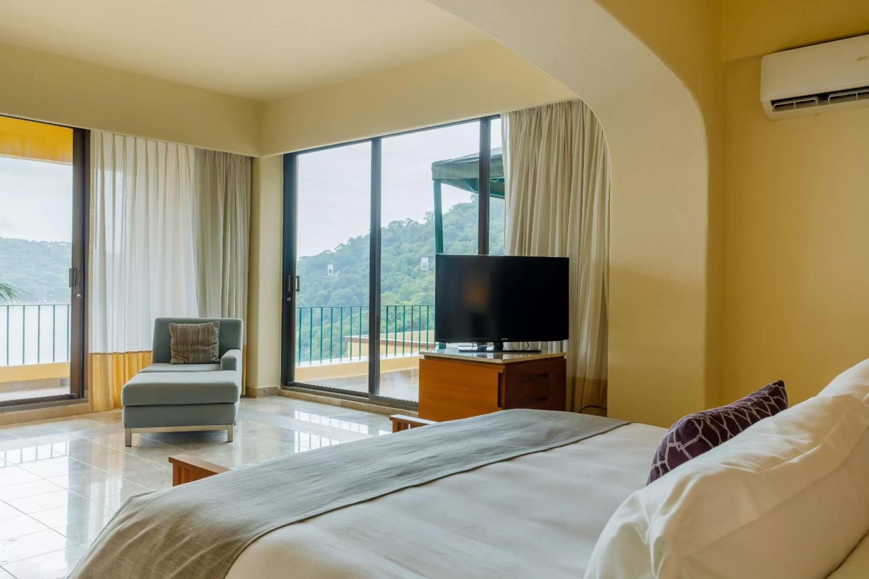Master Suite in Camino Real Acapulco Diamante