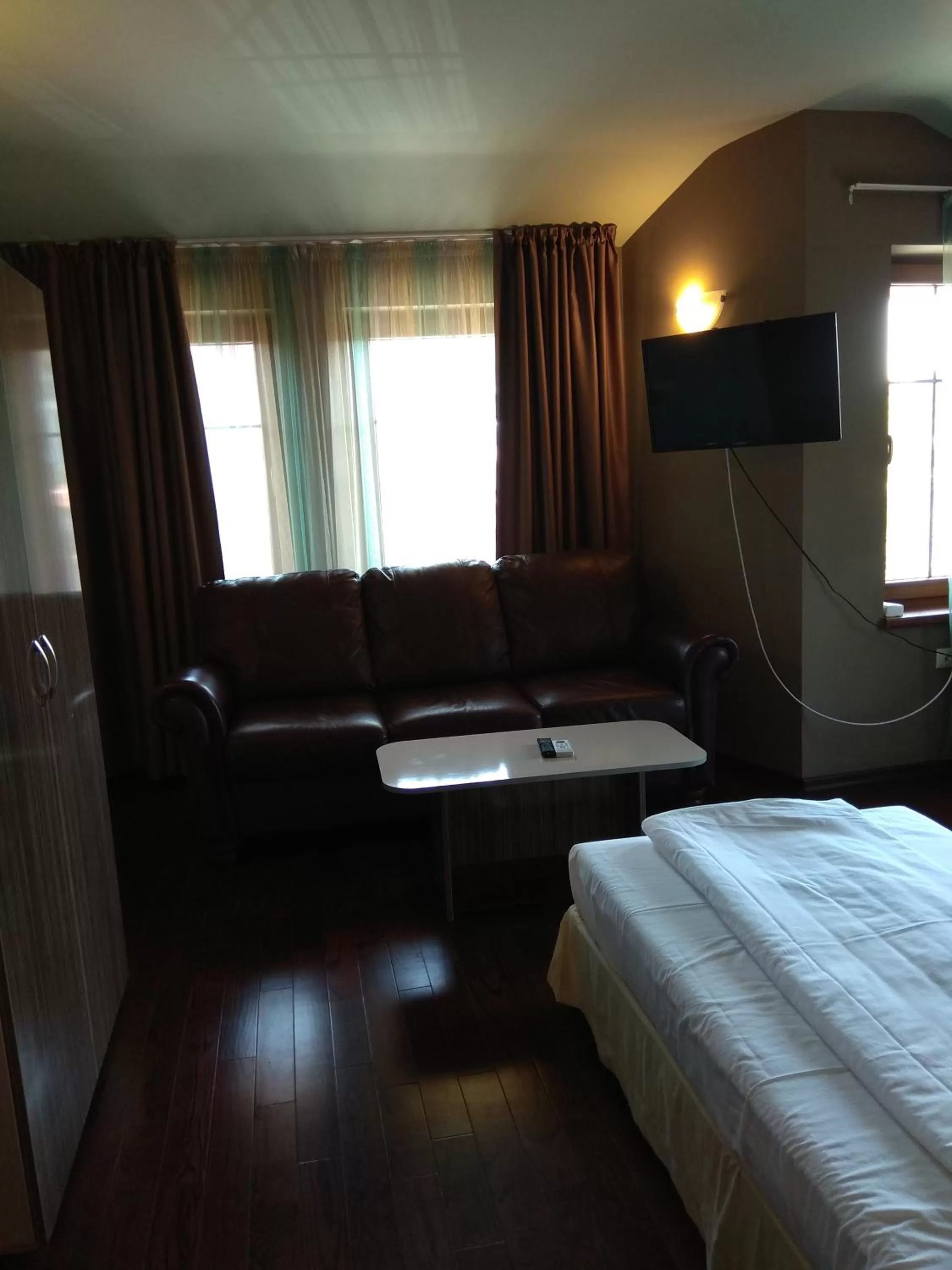 Bed in Roots Hotel and Wine Bar