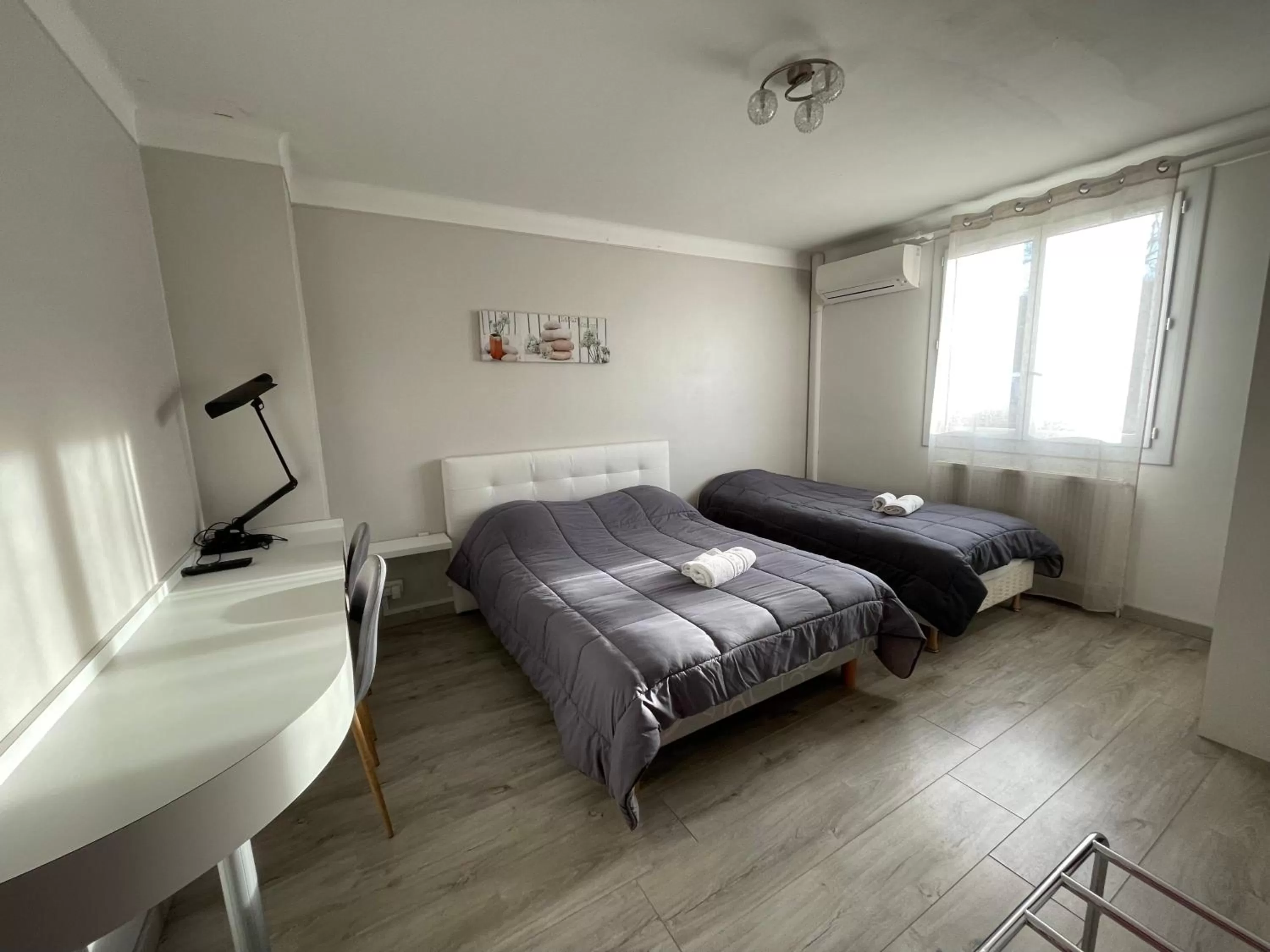 Bed in Hotel Les Chênes