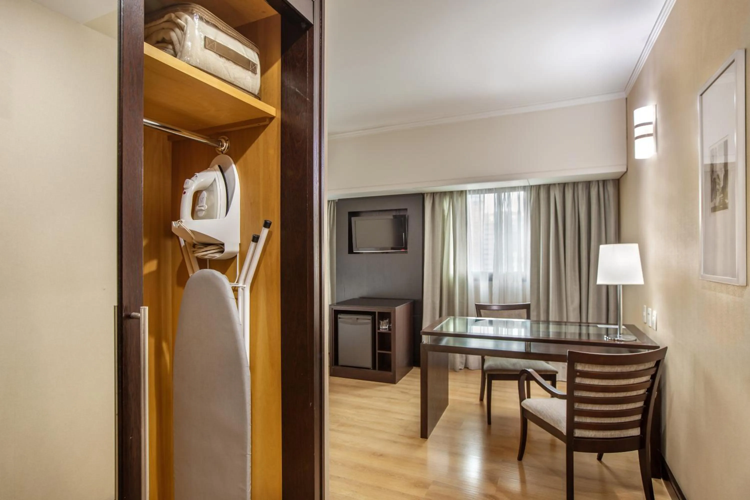 Photo of the whole room in INNSiDE by Meliá São Paulo Iguatemi