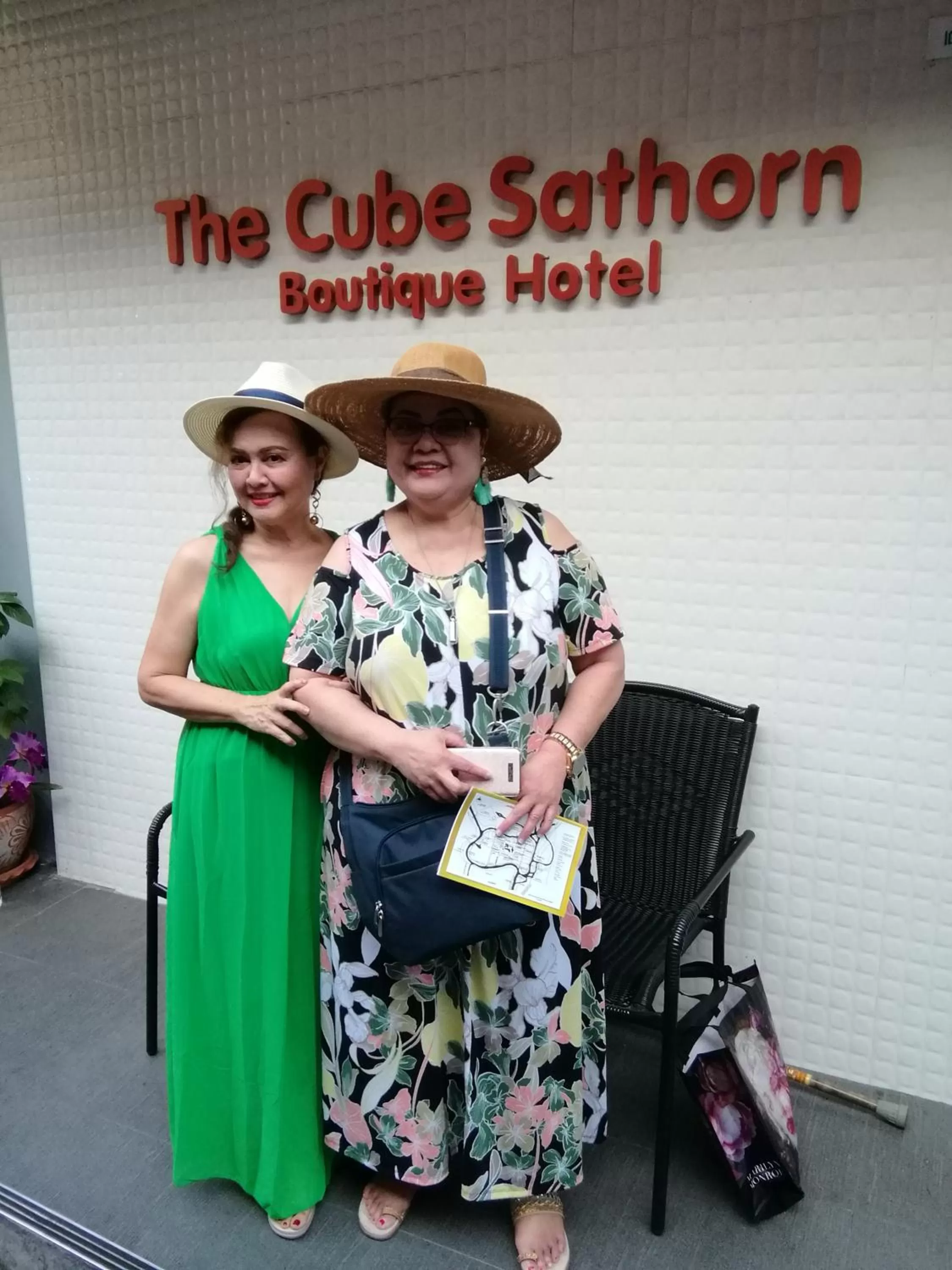 The Cube Sathorn Boutique Hotel เดอะ คิวบ์ สาทร บูติค โฮเทล Near BTS Surasak