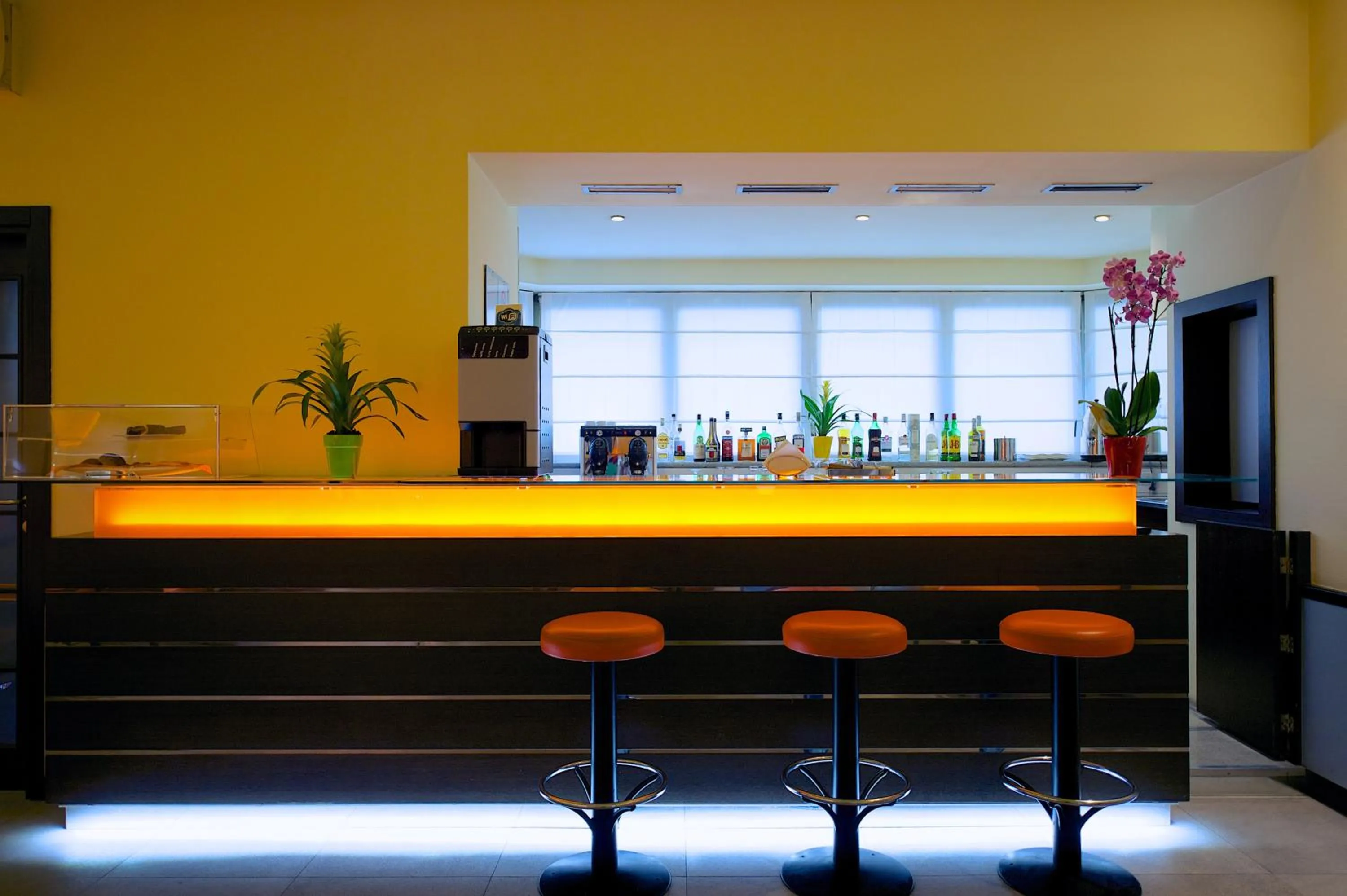 Lounge or bar in Best Western Crystal Palace Hotel