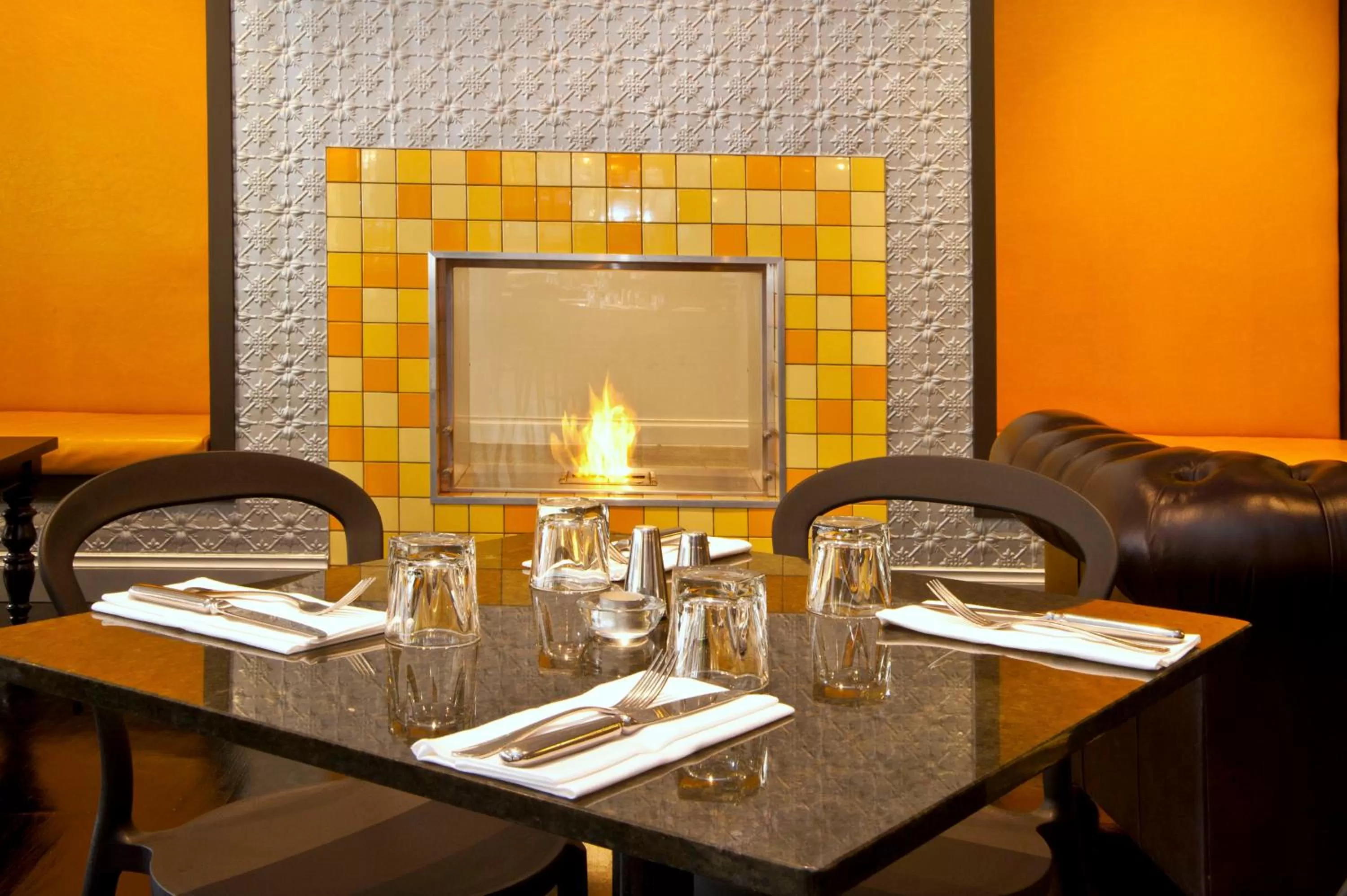 Dining area in Mantra on Little Bourke Melbourne