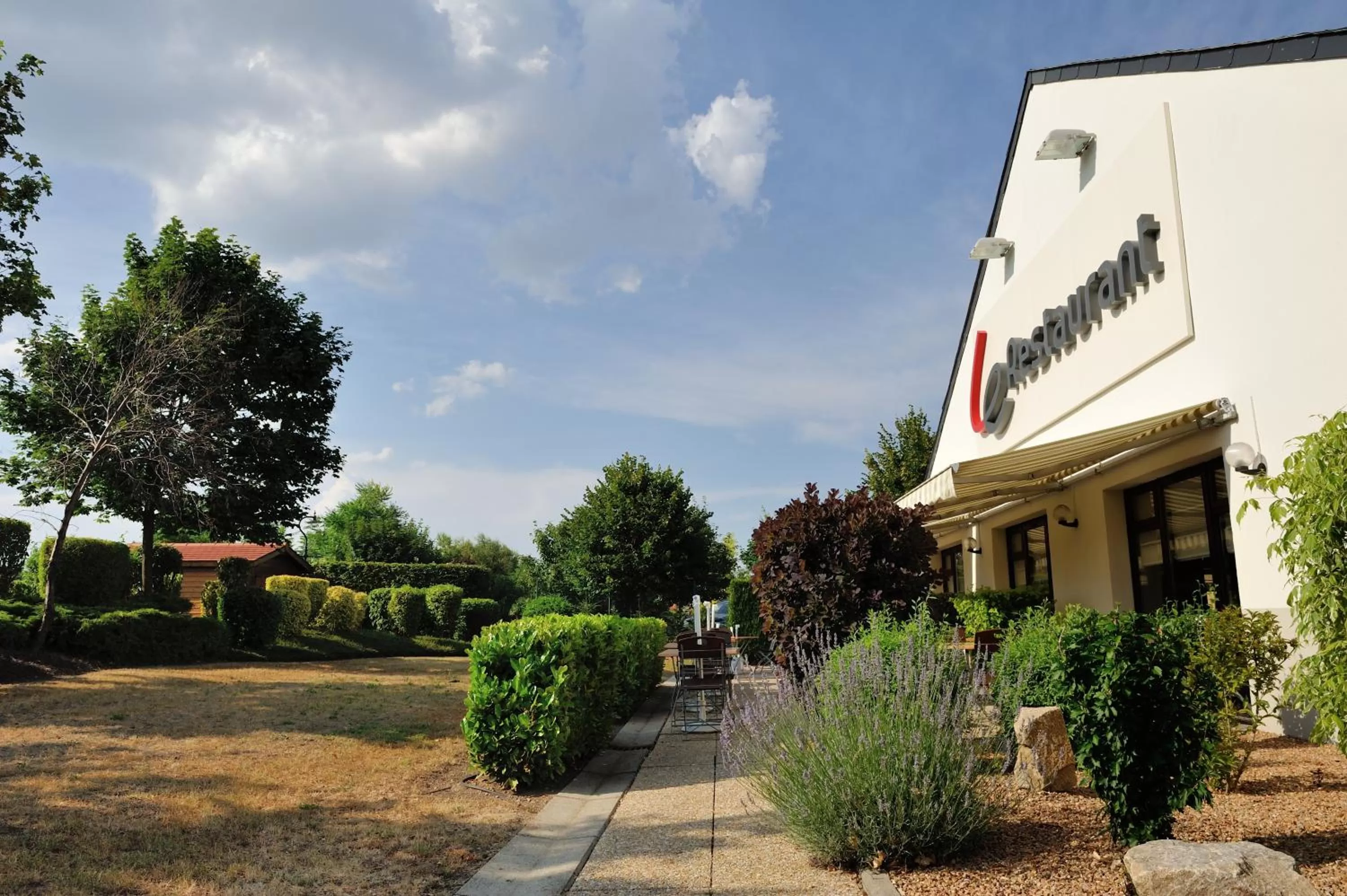 Facade/entrance in Campanile Clermont-Ferrand ~ Aubière