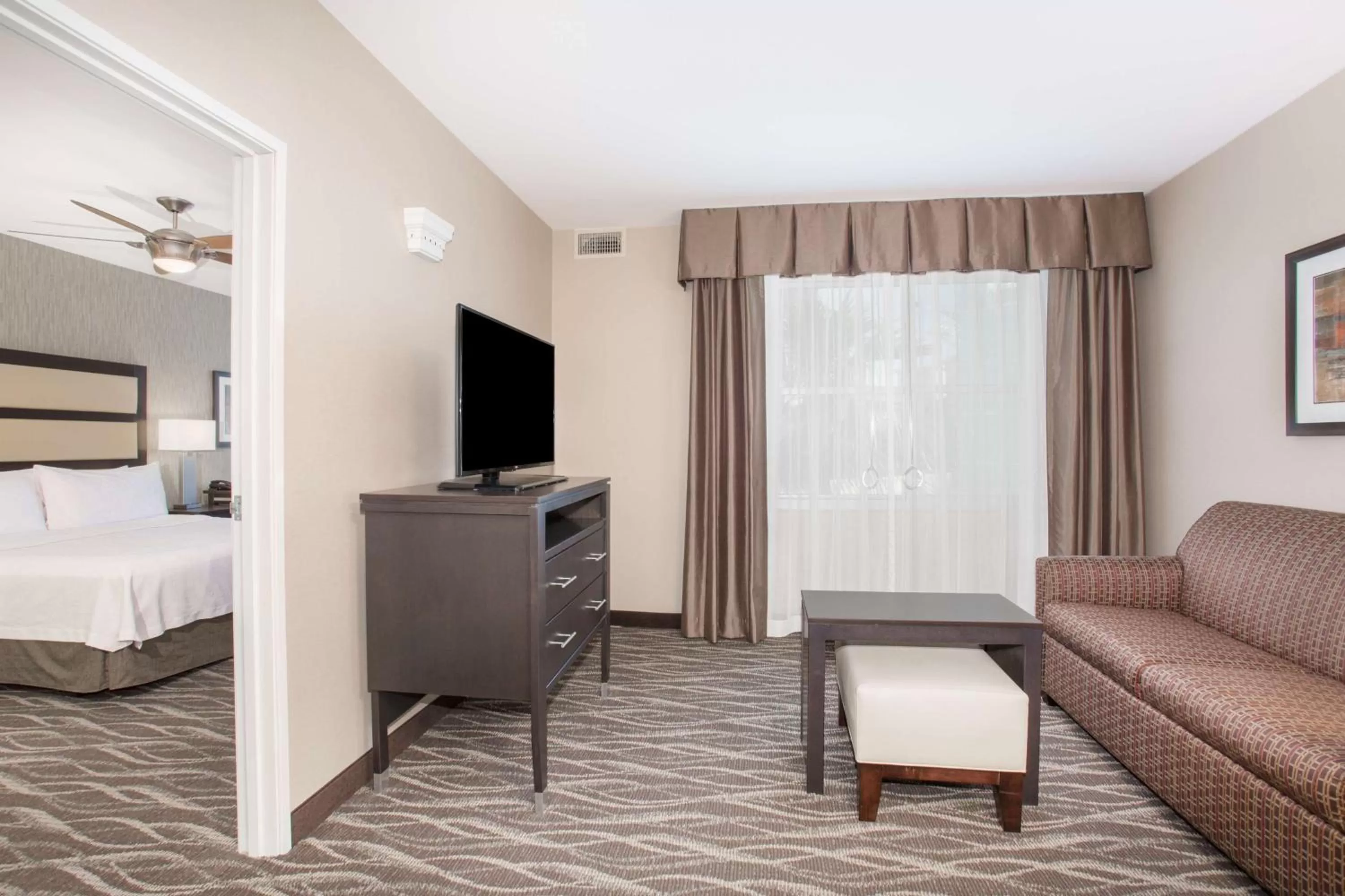 Living room, Bed in Homewood Suites by Hilton South Las Vegas