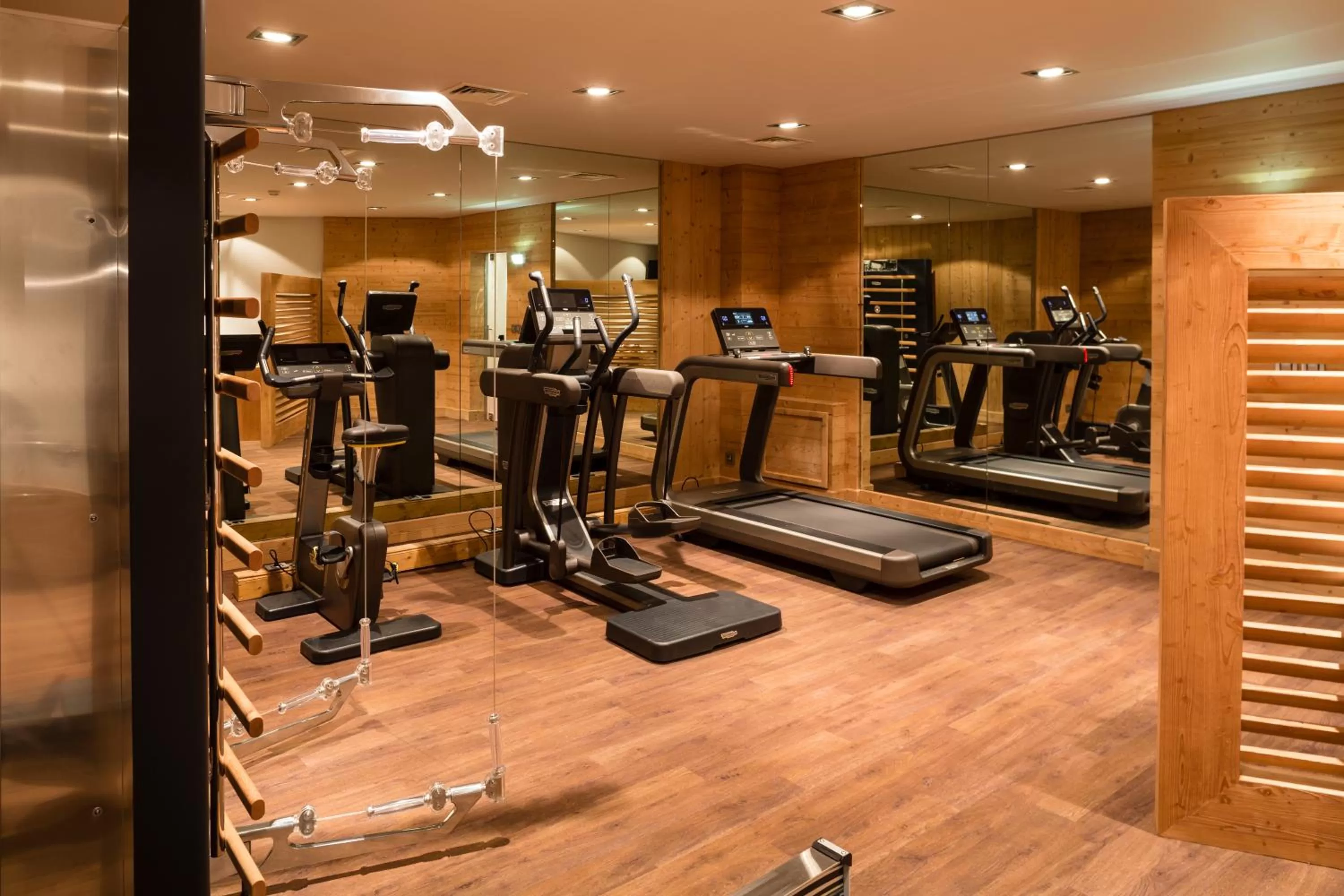 Fitness centre/facilities in Hôtel Koh-I Nor by Les Etincelles