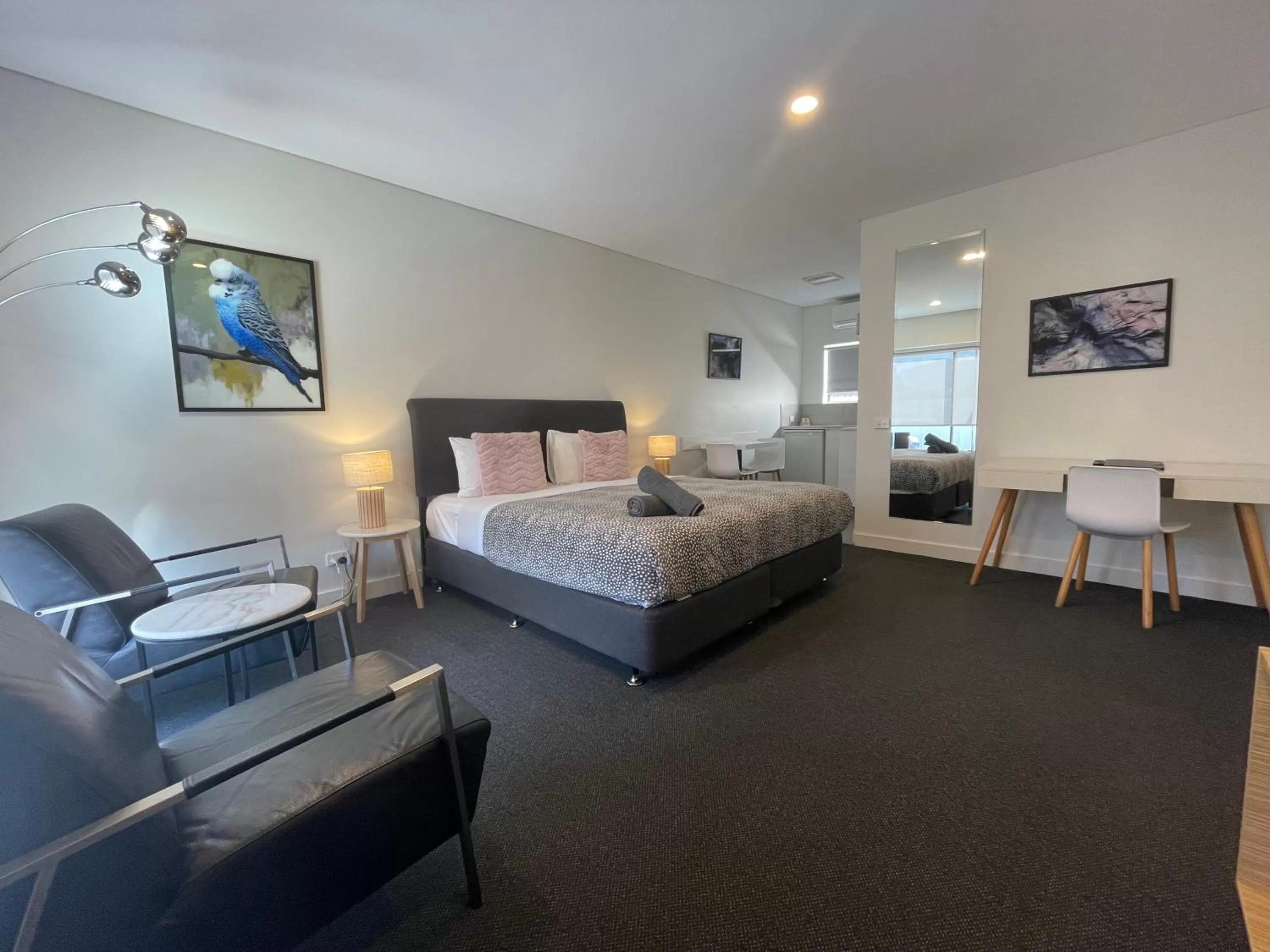 Photo of the whole room, Bed in Coastal Motel