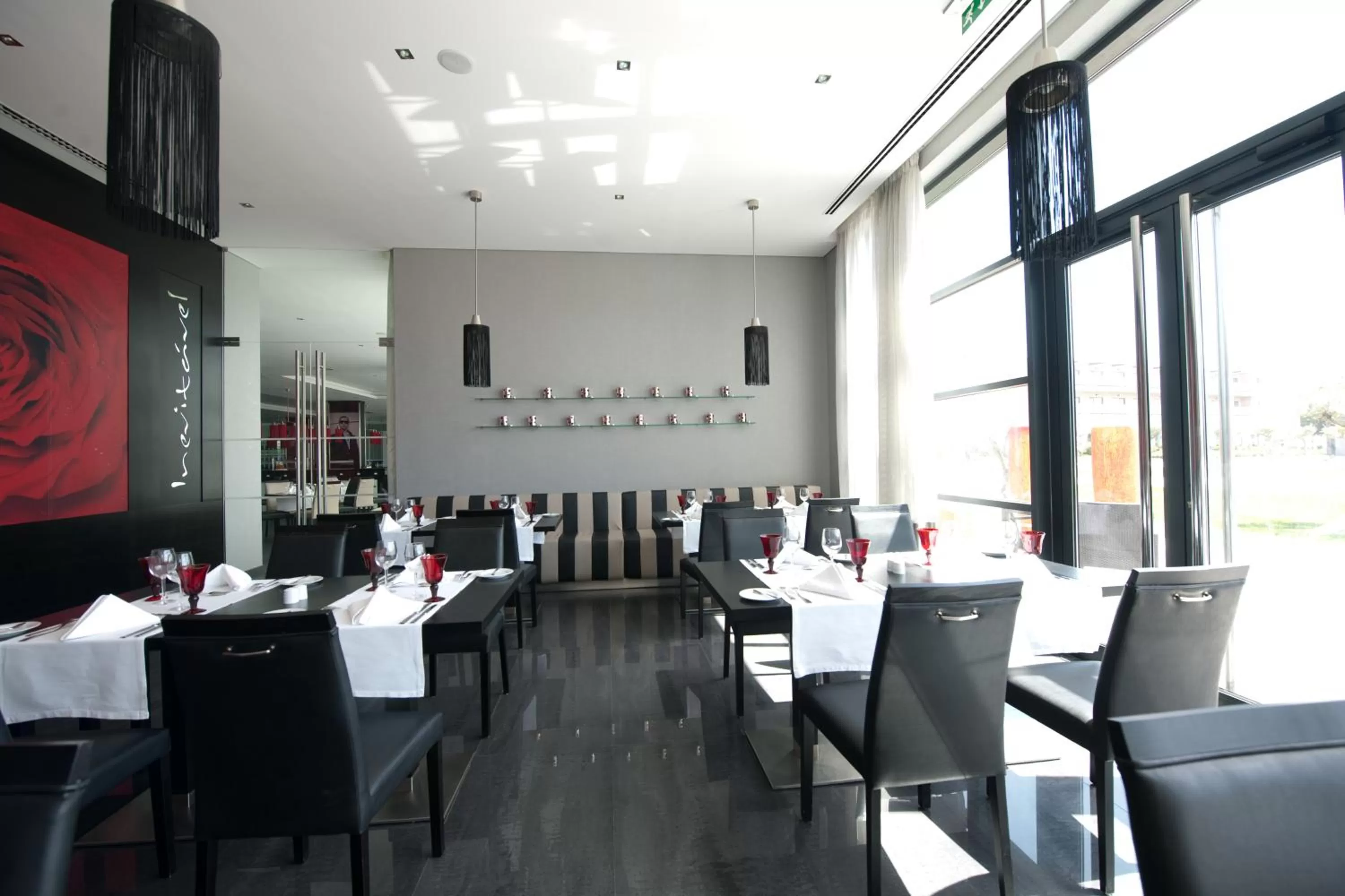 Restaurant/places to eat in Vila Gale Lagos