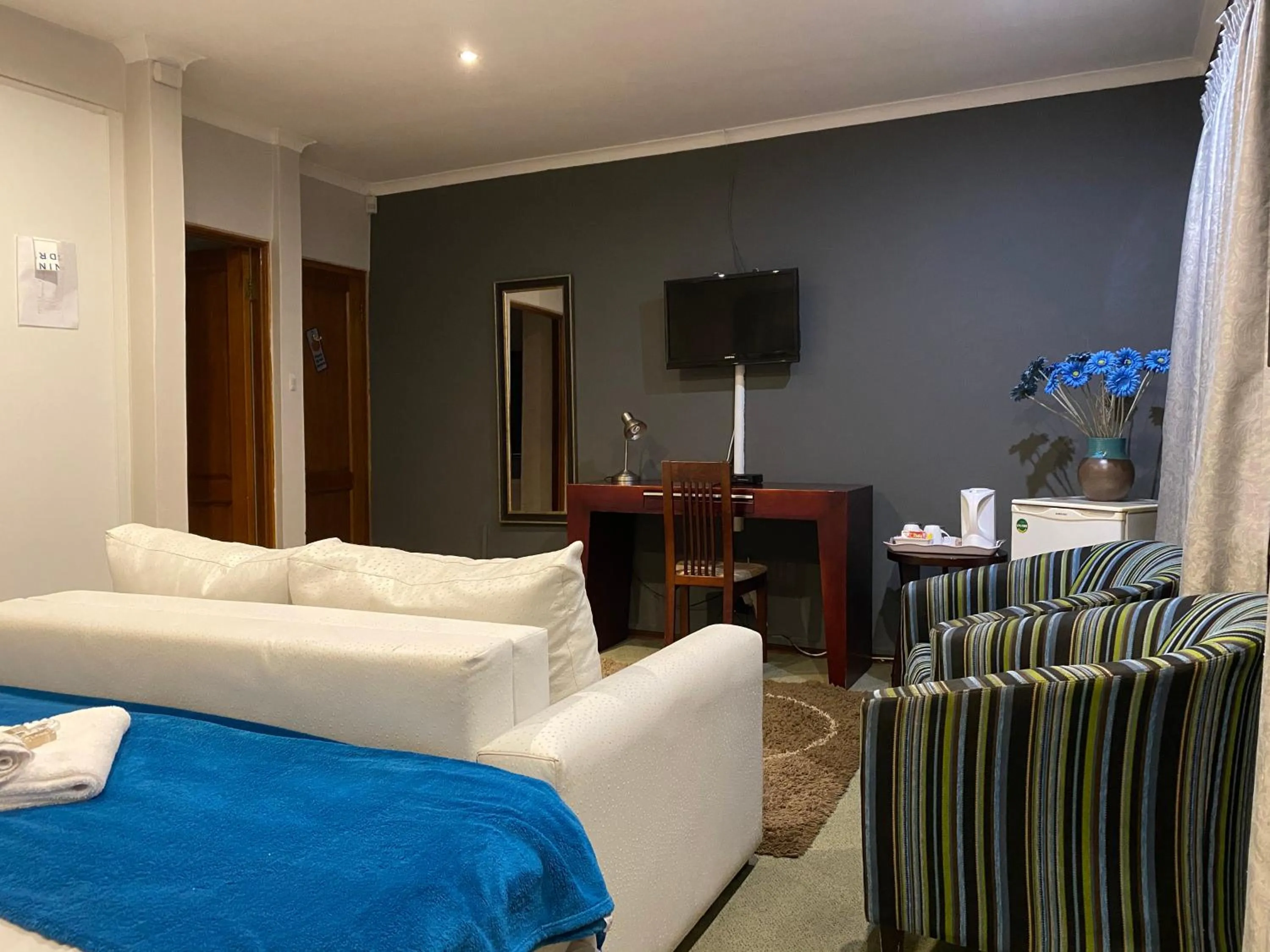 Seating area in Marion Lodge