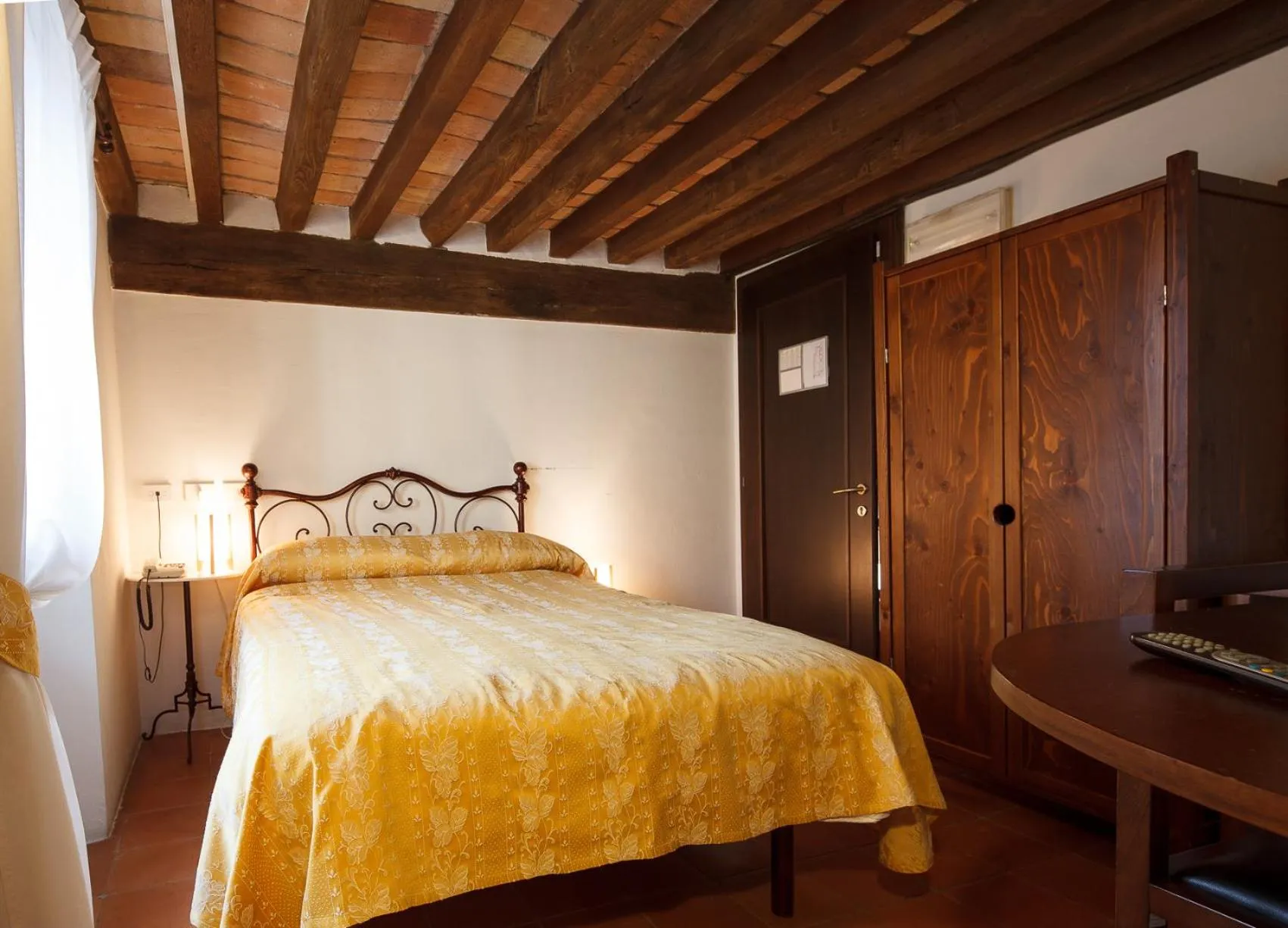 Bed in Relais Fontevivo