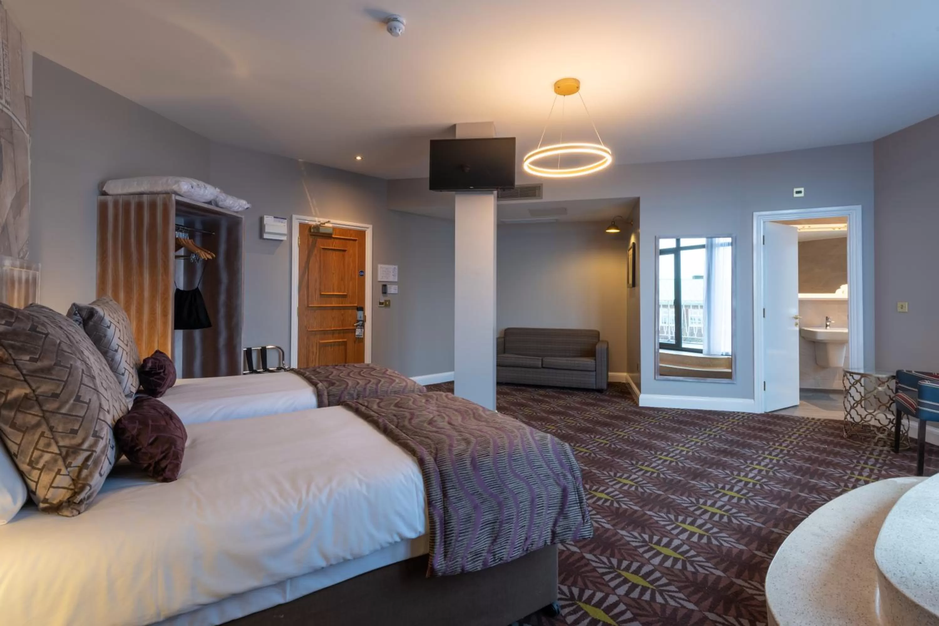 Bedroom in The Saxon Crown Wetherspoon