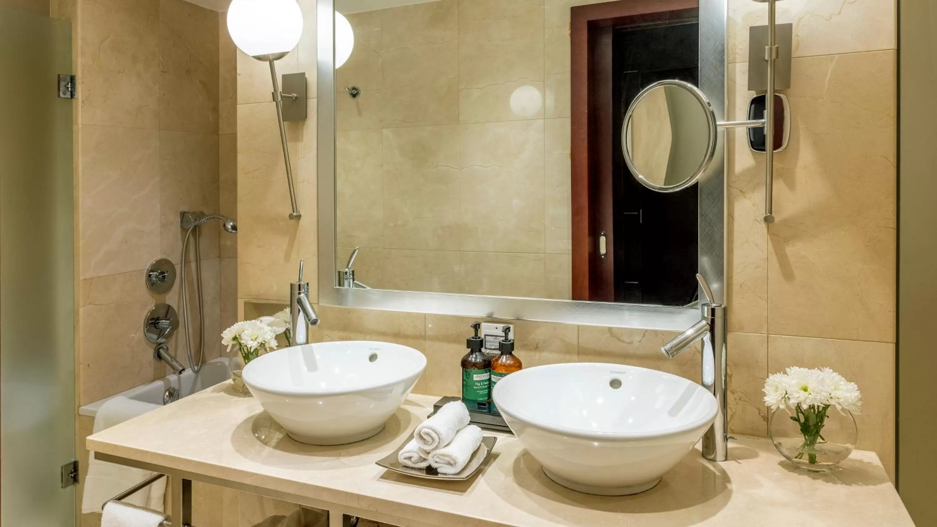 Shower in Crowne Plaza Porto by IHG