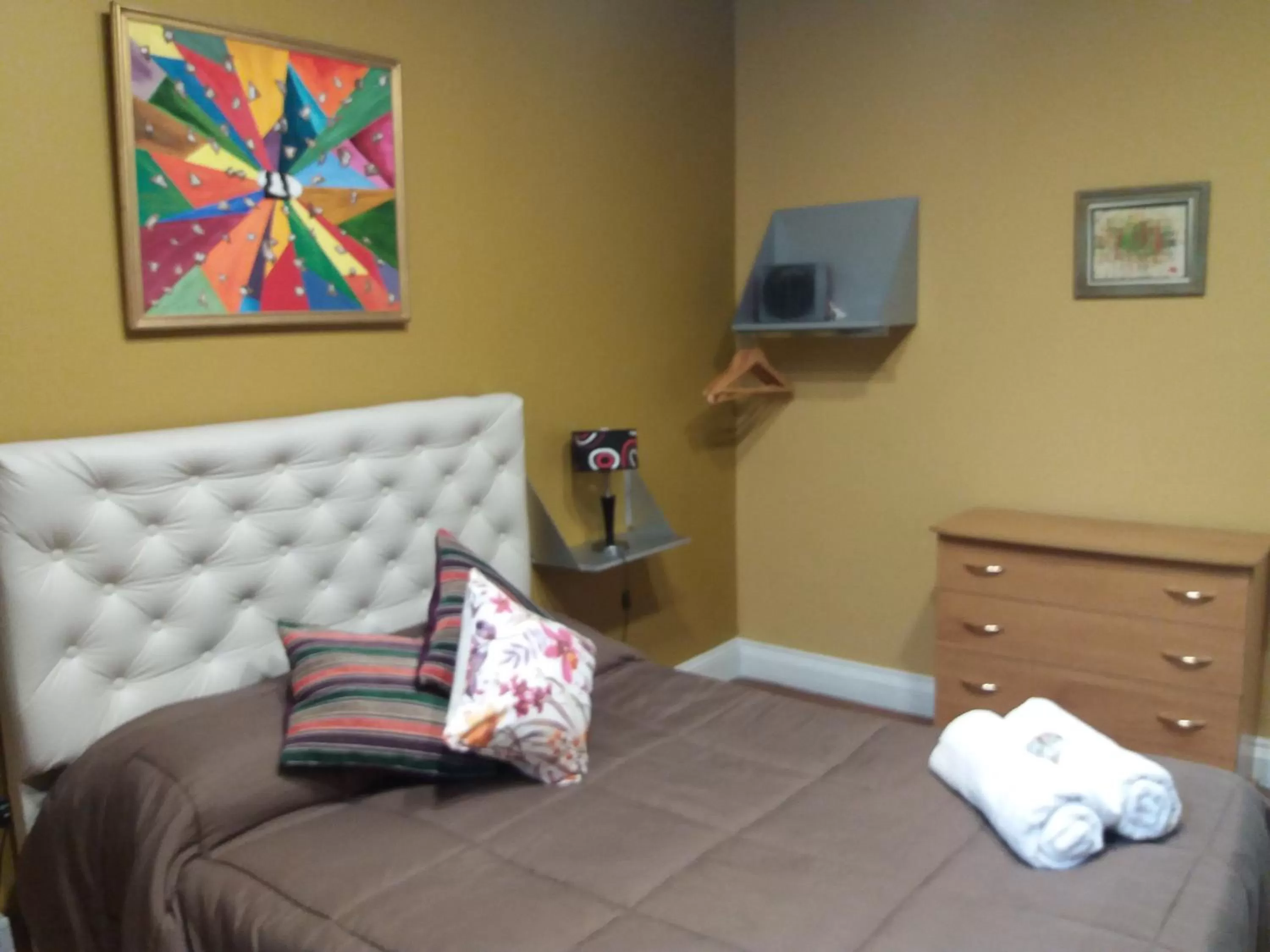 Photo of the whole room in Kalahat