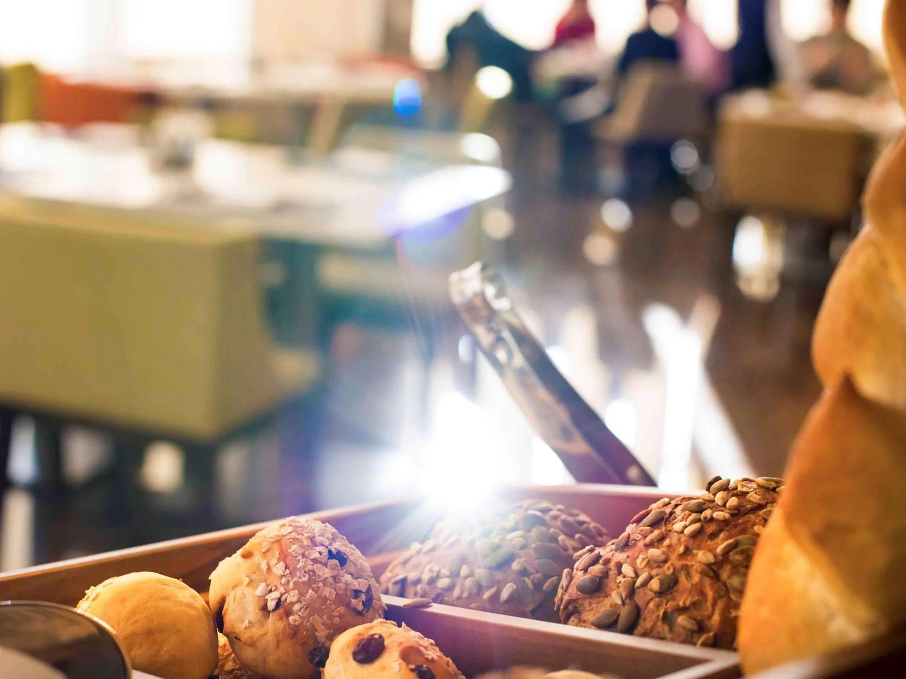 Restaurant/places to eat in Novotel Ambassador Suwon