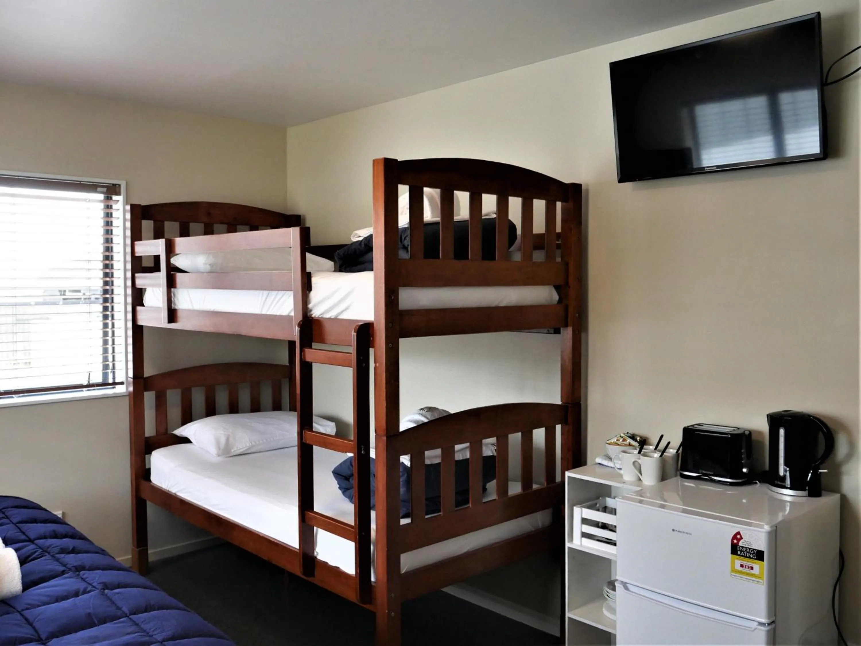 Photo of the whole room, Bed in Kaiteri Lodge
