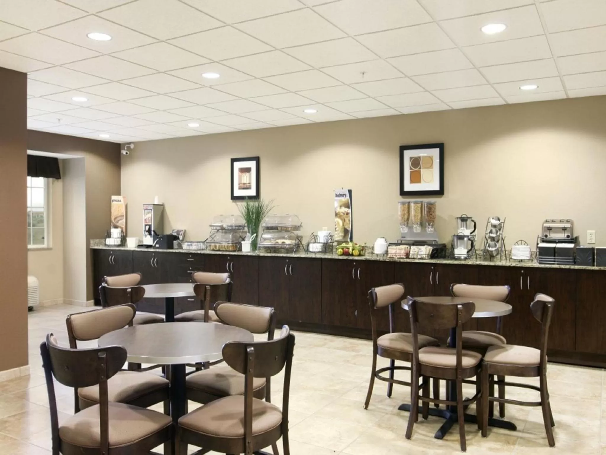 Food and drinks in Microtel Inn & Suites Mansfield PA
