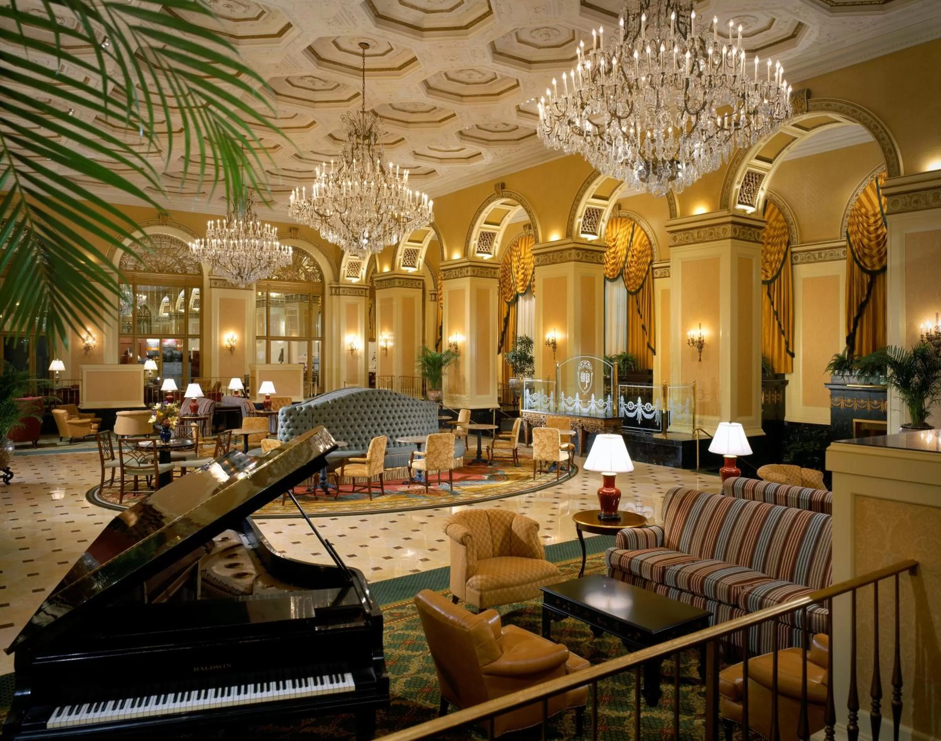 Lobby or reception in Omni William Penn Hotel