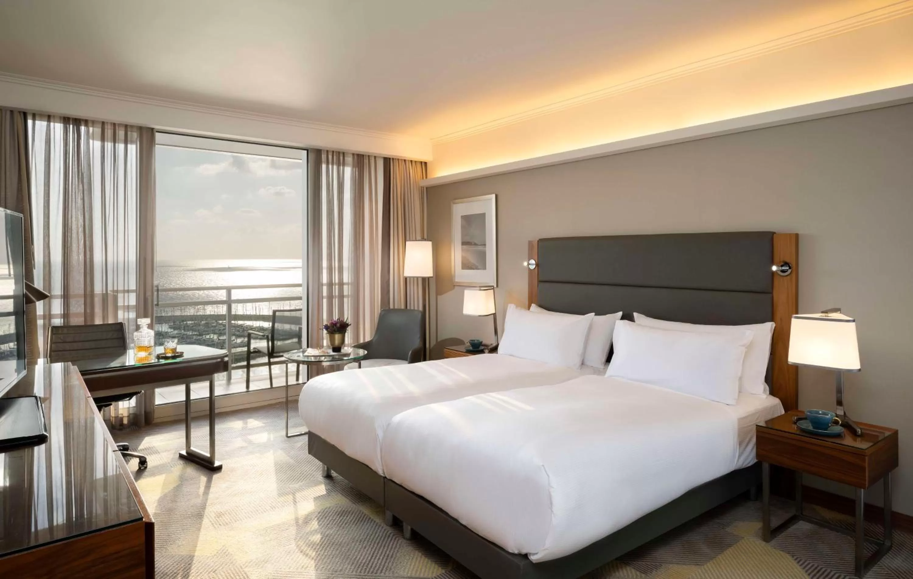 Bedroom, Bed in Hilton Tel Aviv Hotel