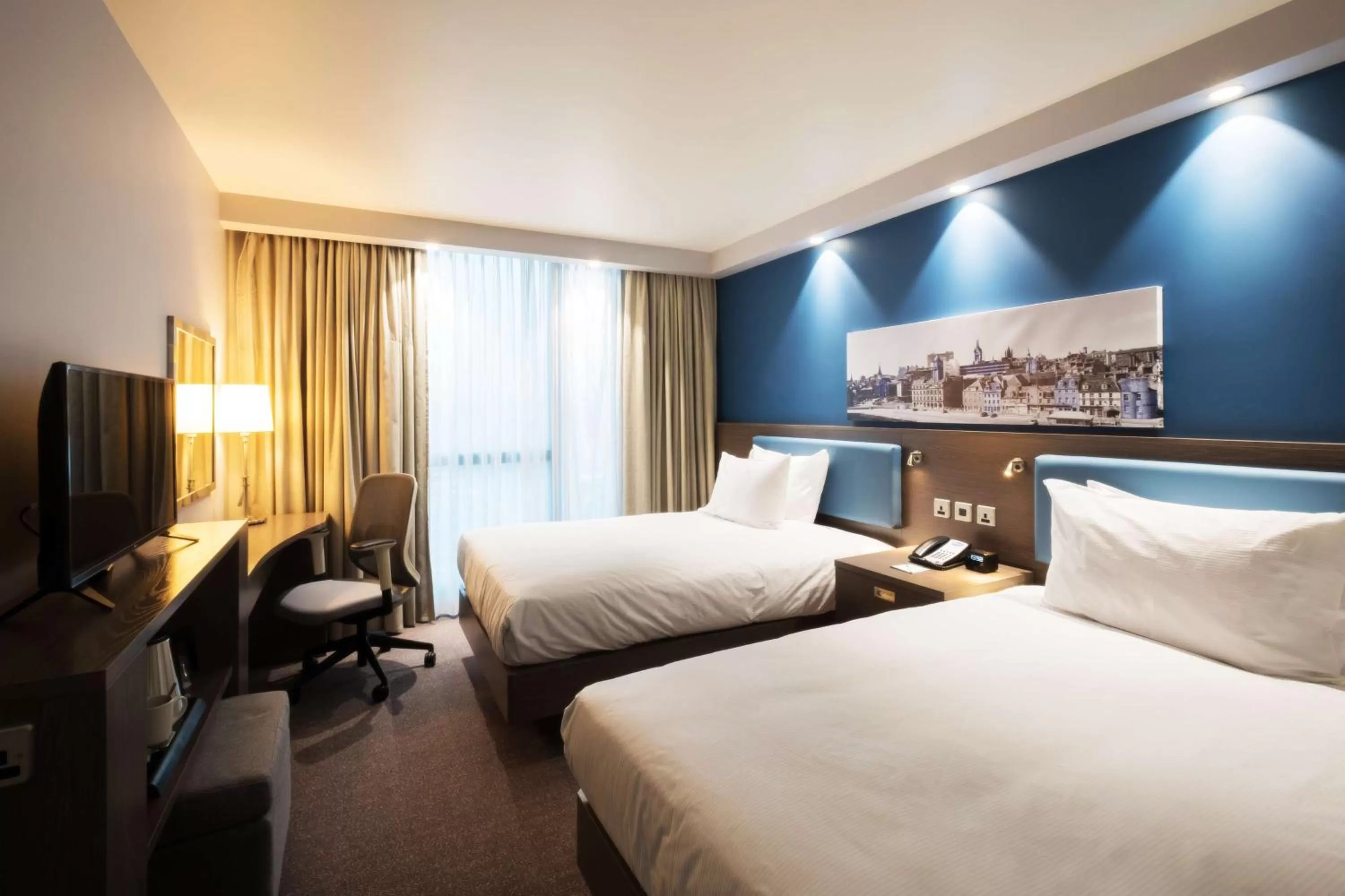 Bed in Hampton By Hilton Aberdeen Airport