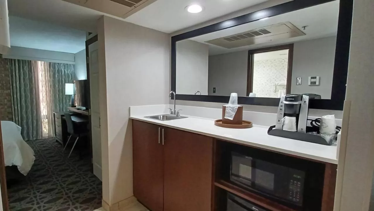 Kitchen or kitchenette, Bed in Holiday Inn - McAllen - Medical Center Area by IHG