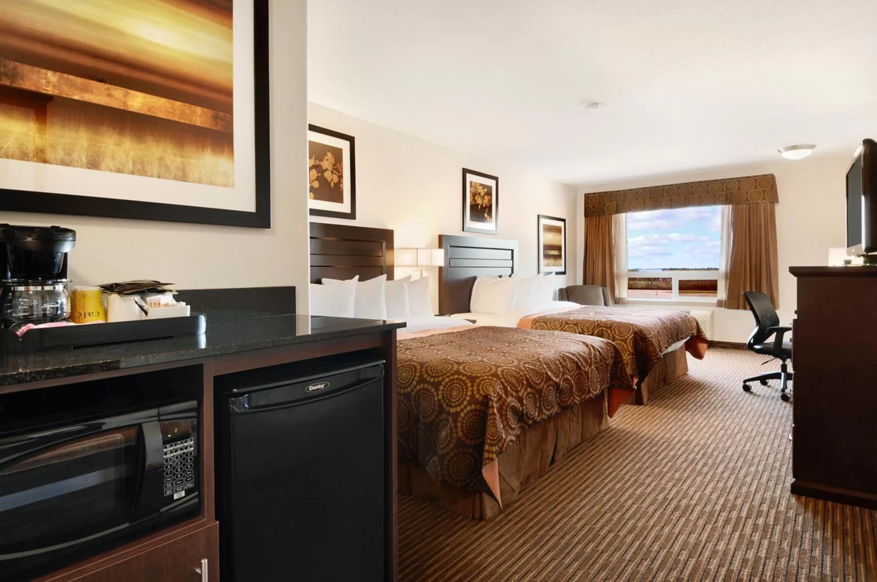 Photo of the whole room, Bed in Canalta Hotel Tisdale