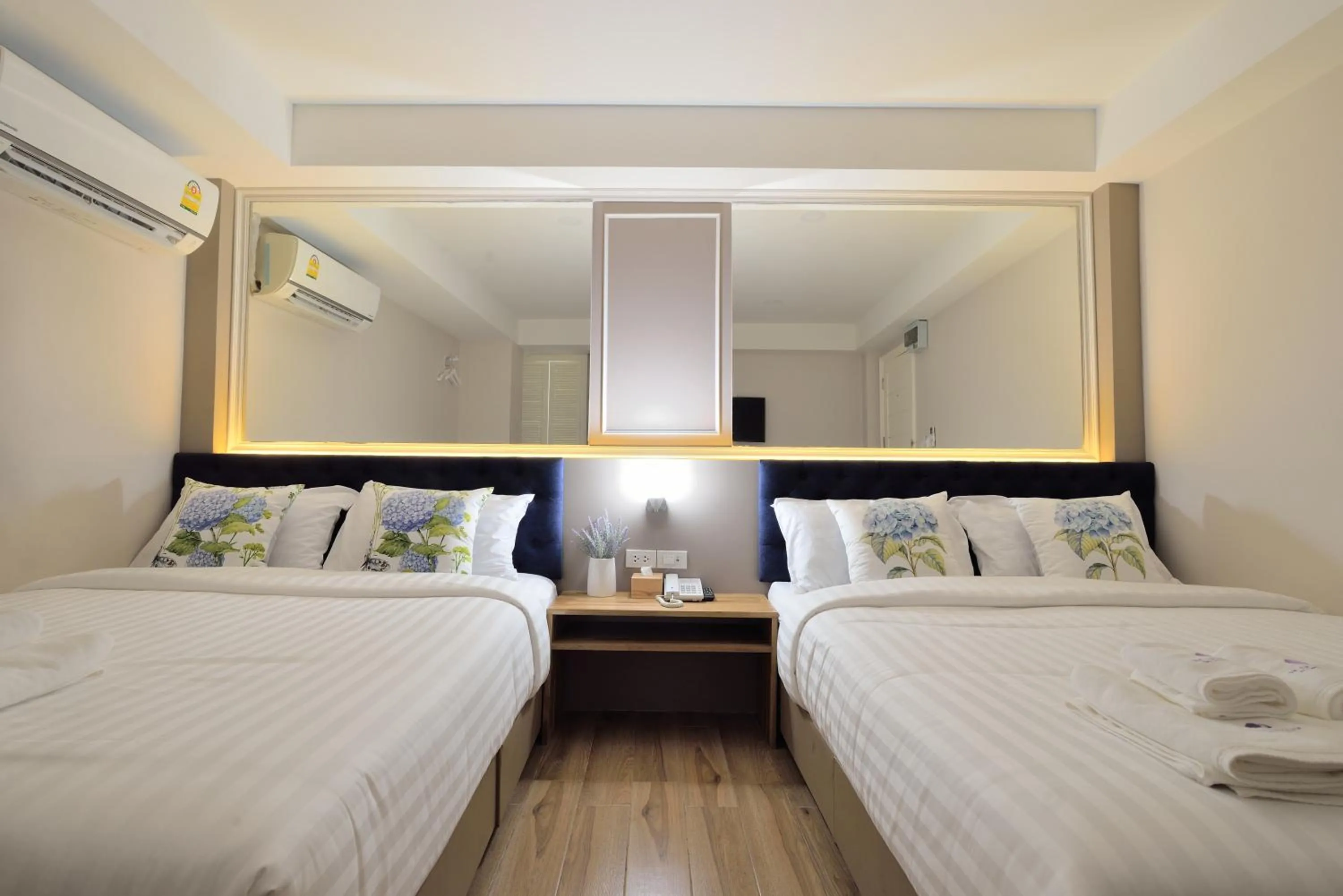 Bedroom, Bed in De Lavender Bangkok Hotel