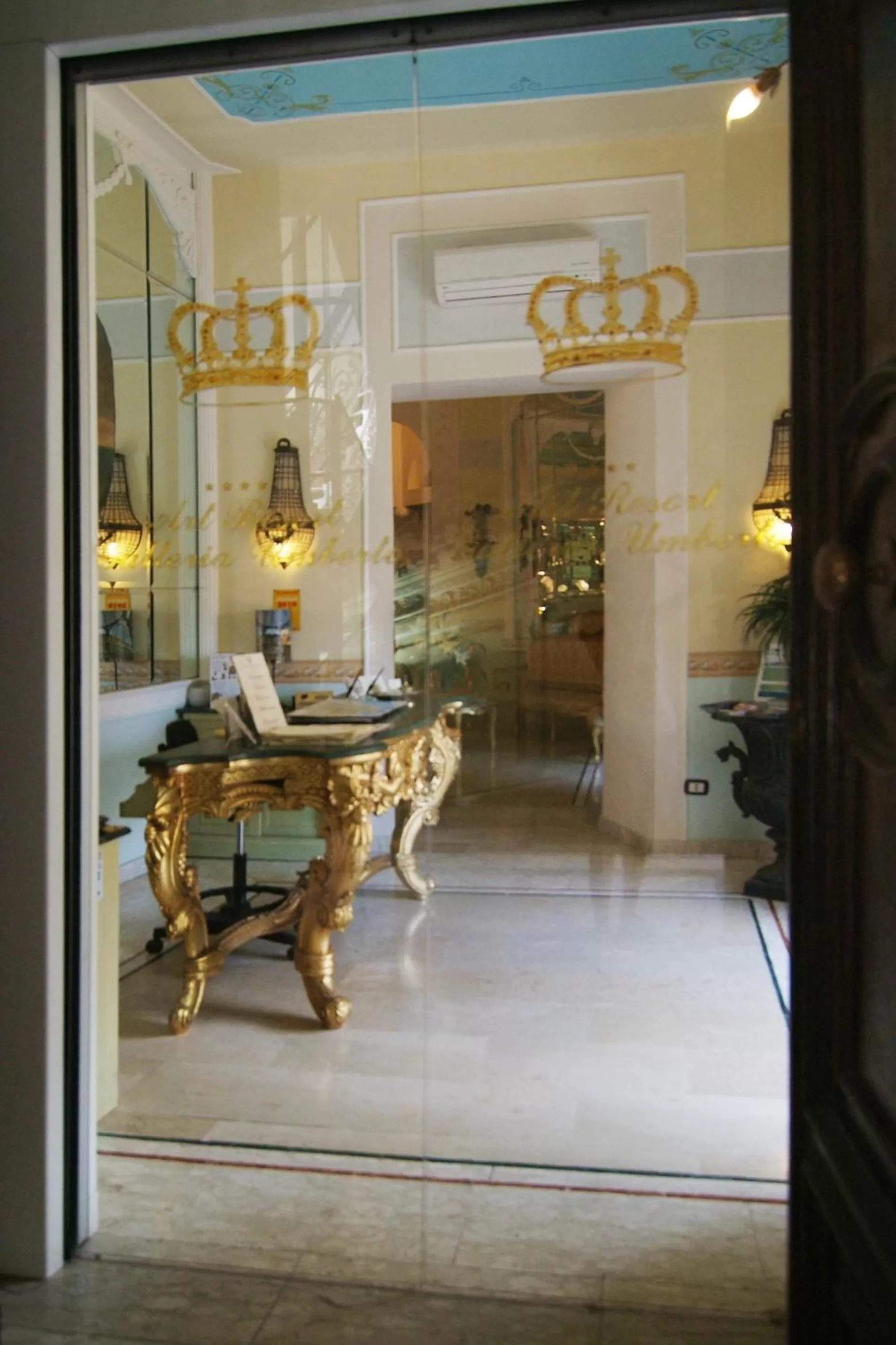 Lobby or reception in Hotel Art Resort Galleria Umberto