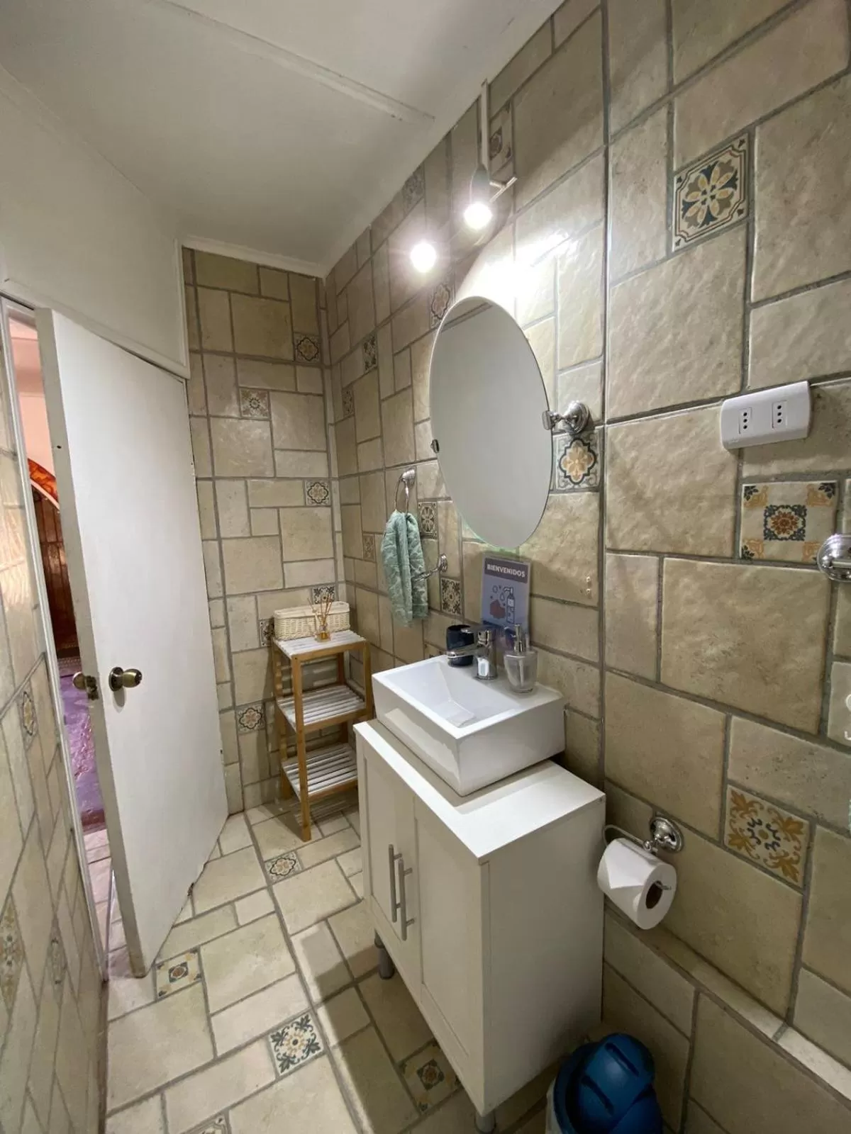 Bathroom in CaminAndes Hostal