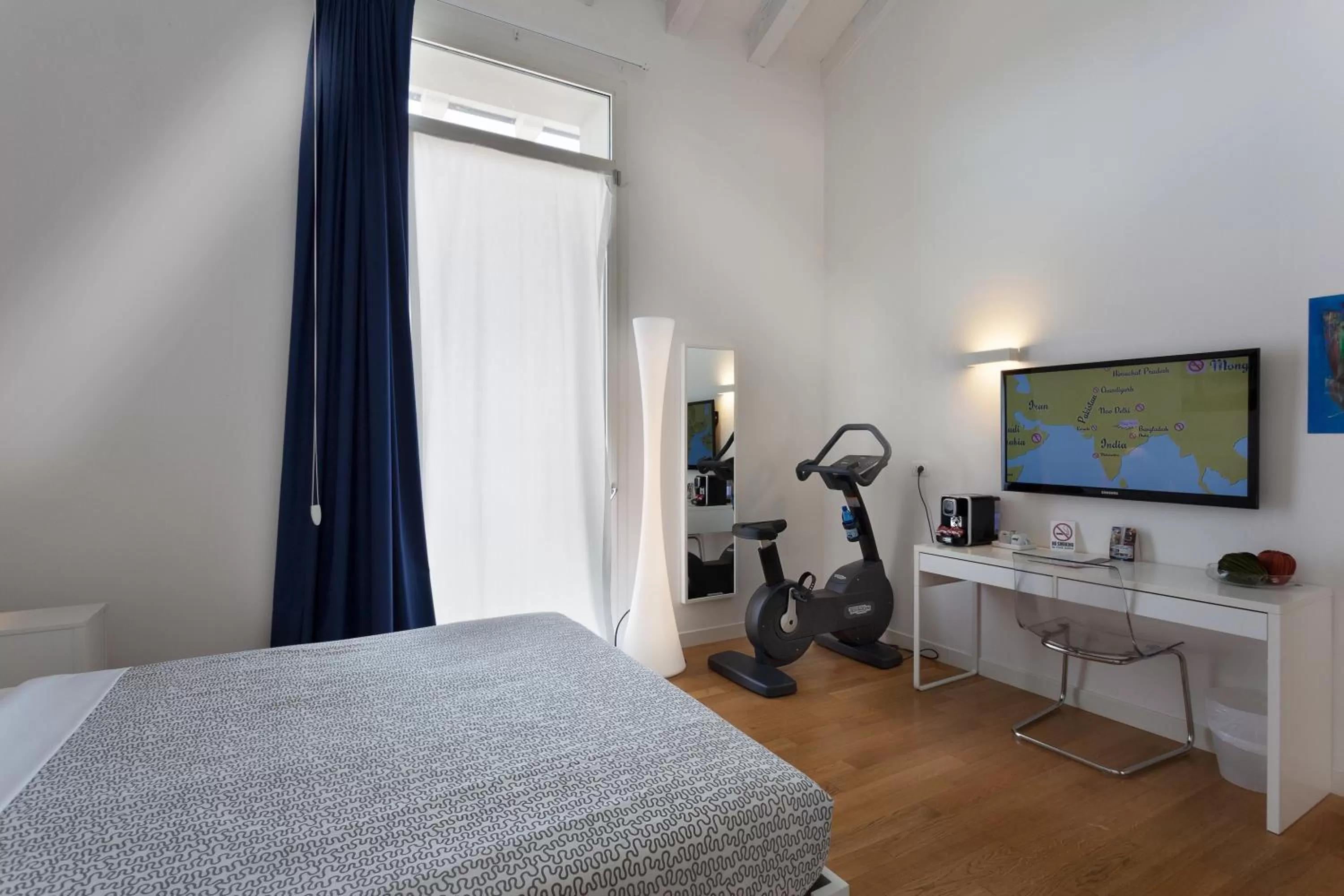 Photo of the whole room in Hotel Forlanini 52