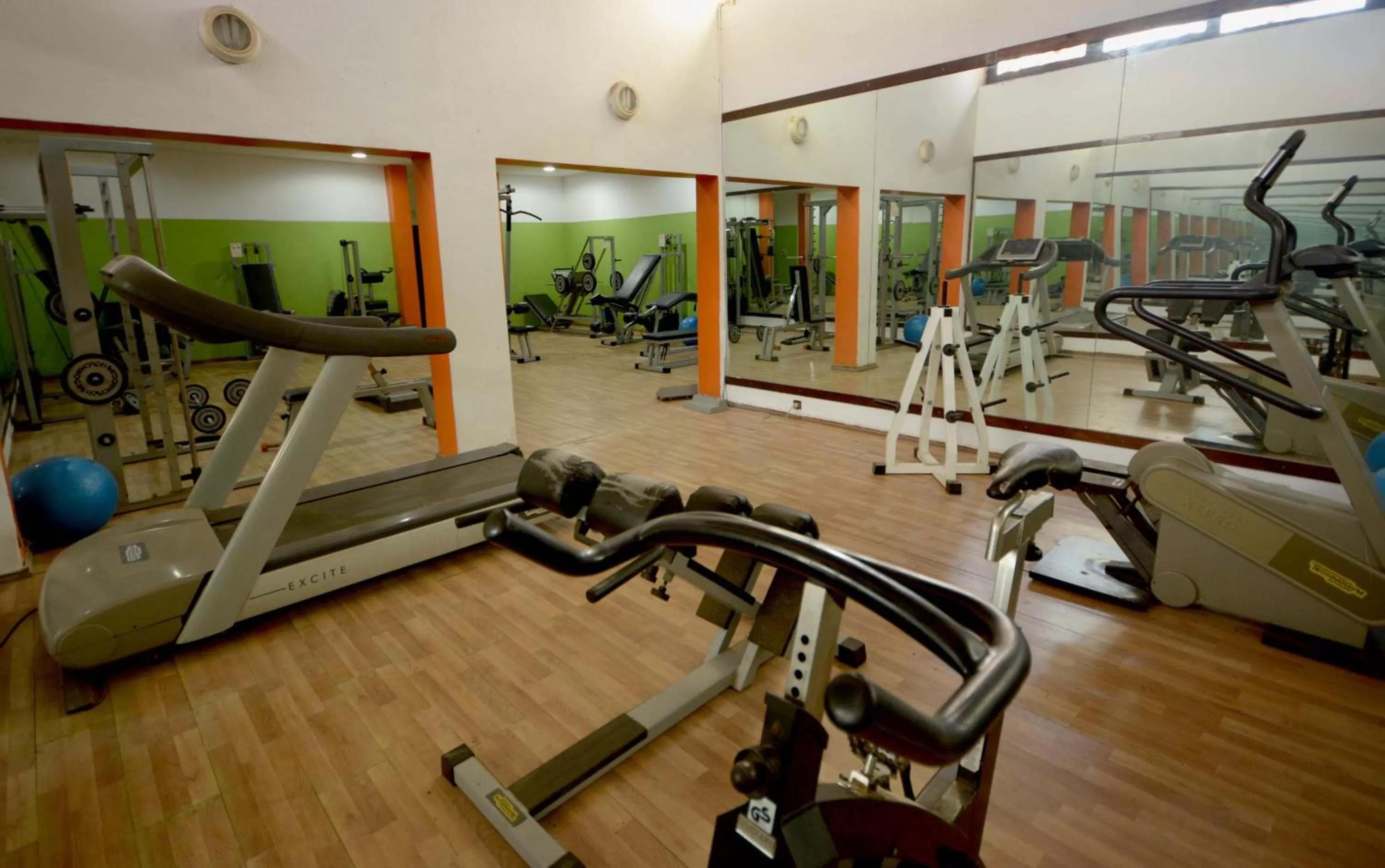 Fitness centre/facilities in Oasis Hotel & Spa