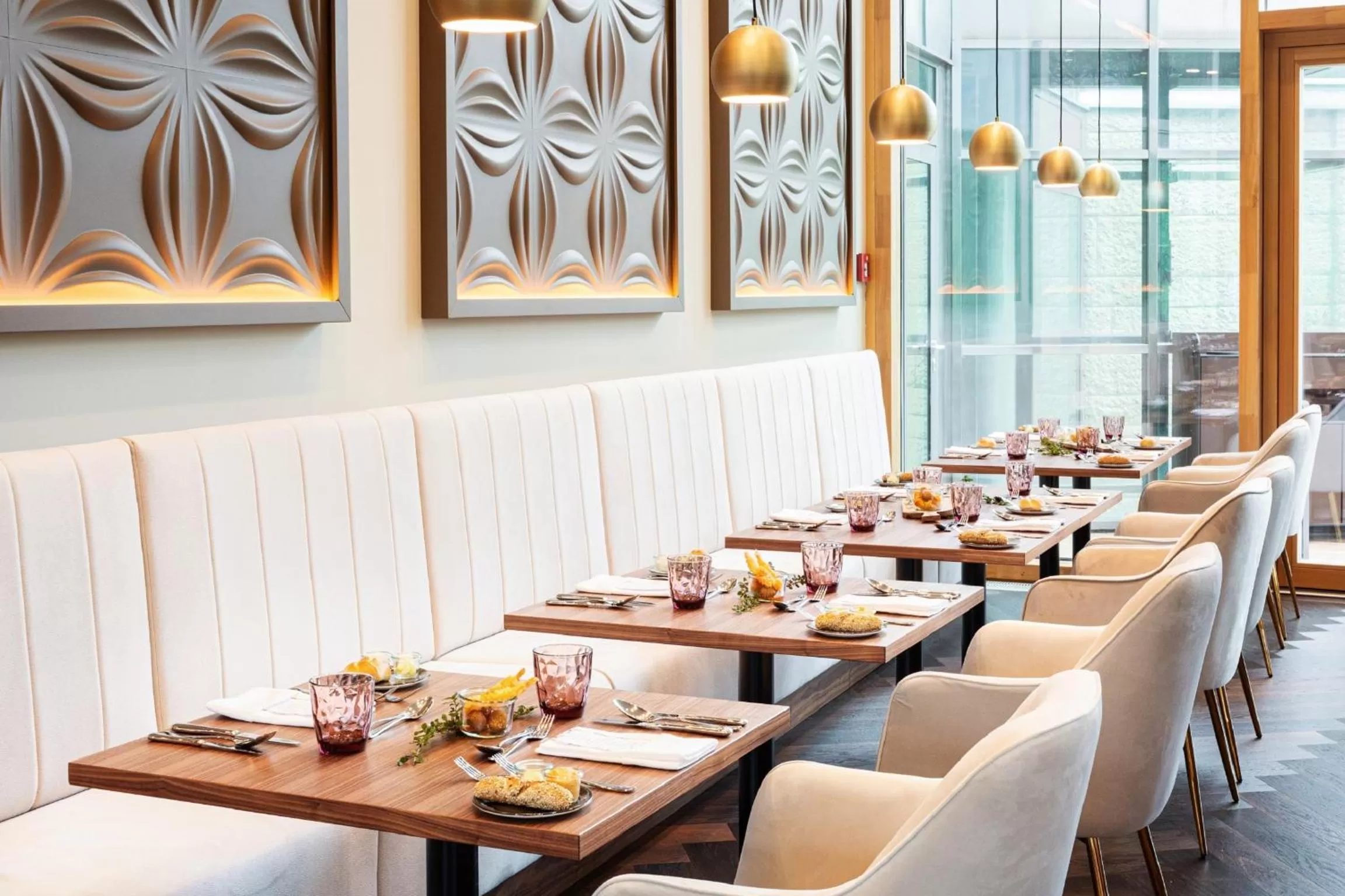 Restaurant/places to eat in Hotel Schloss Hernstein