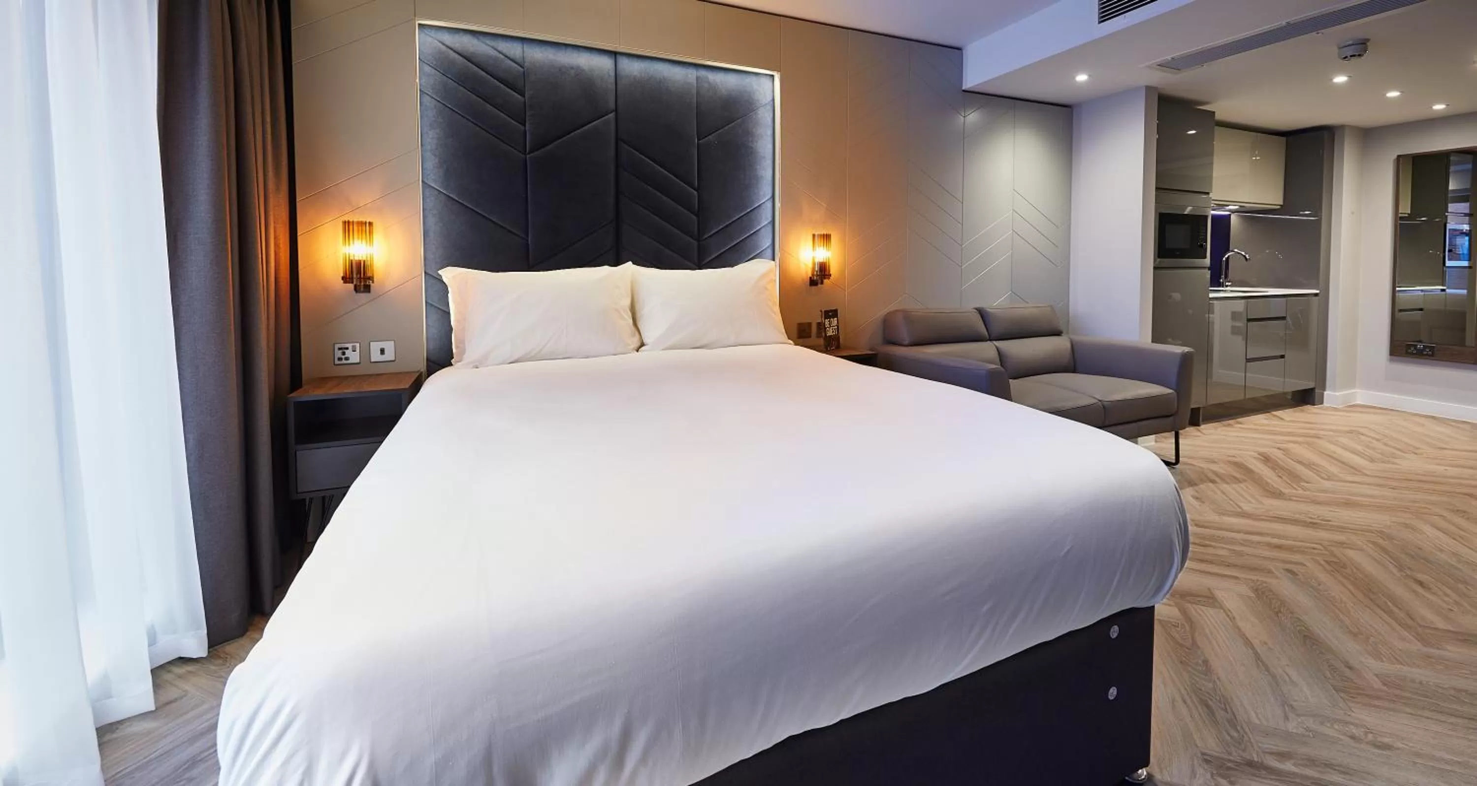 Bed in Roomzzz York City