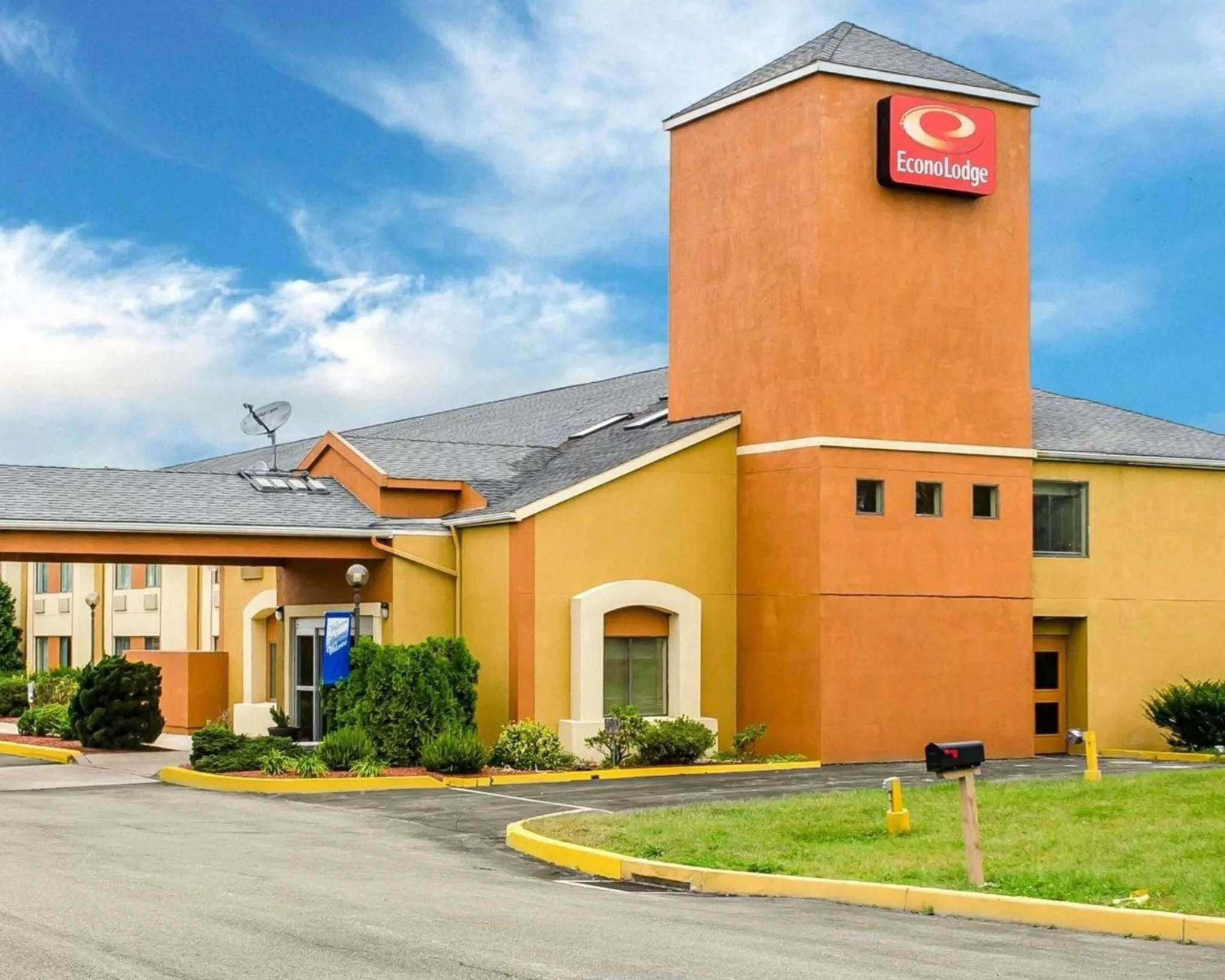 Property building in Econo Lodge Harrisburg - Hershey North