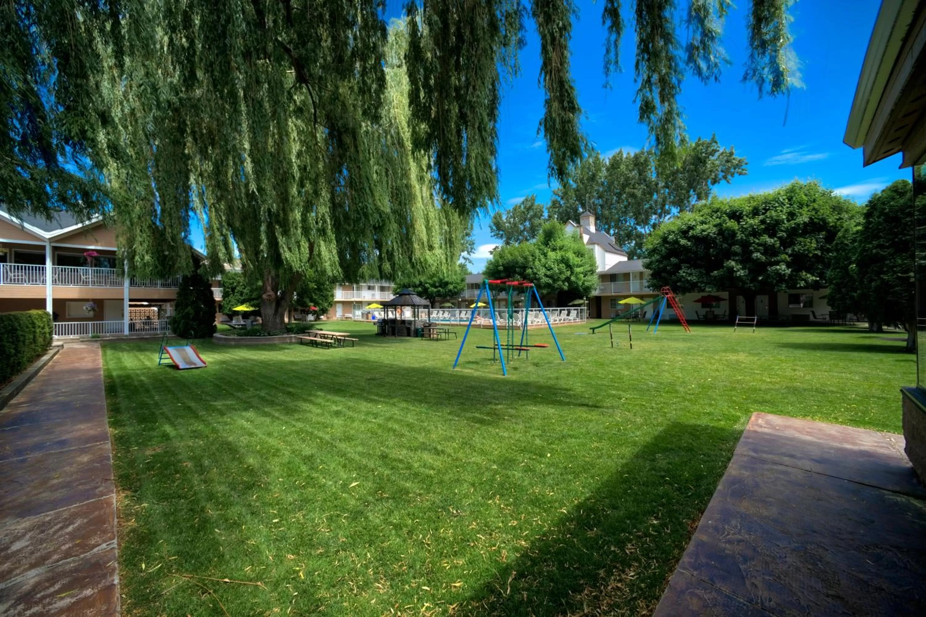 Garden in Best Western Inn at Penticton