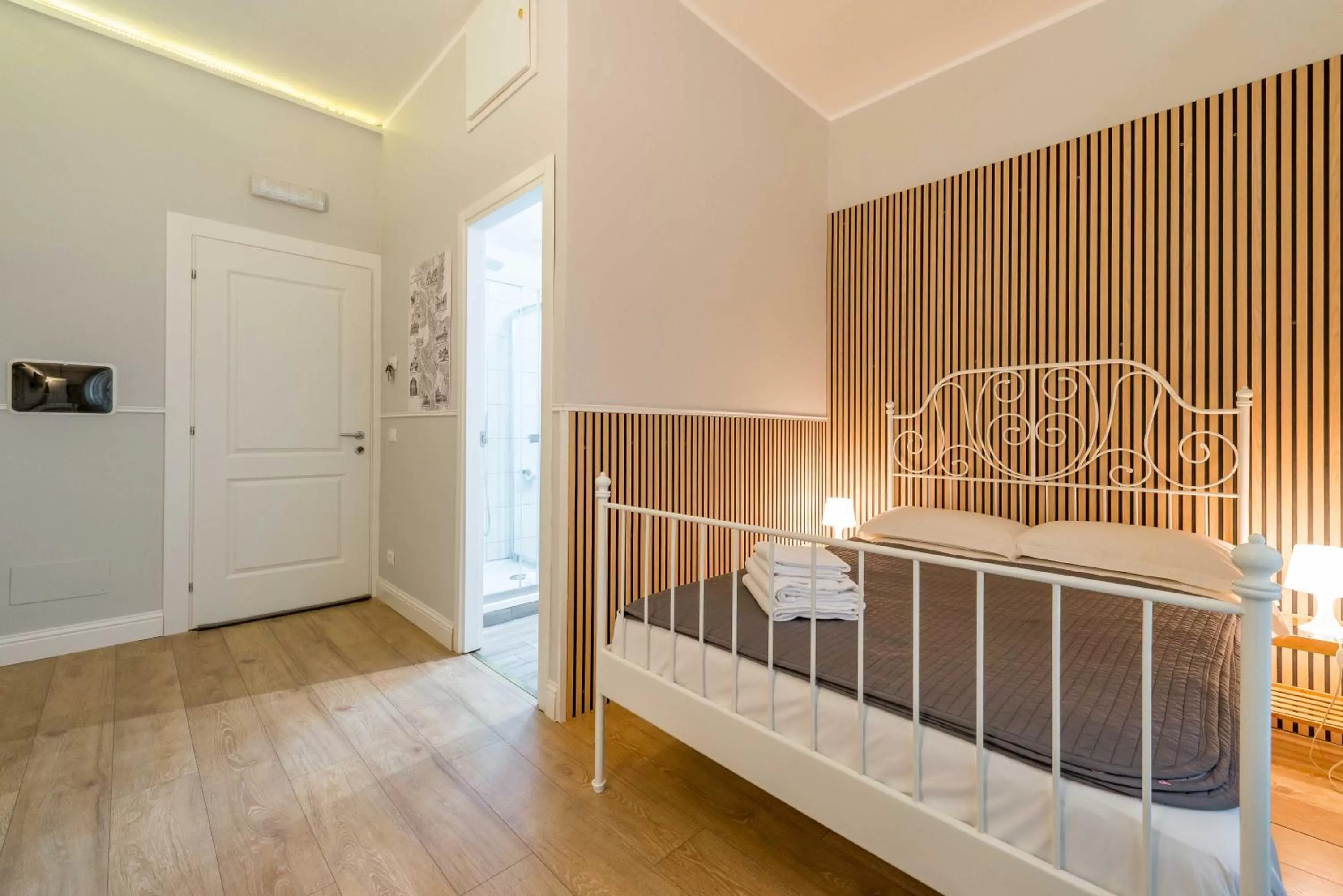 Photo of the whole room, Bed in Un Attimo A Roma B&B