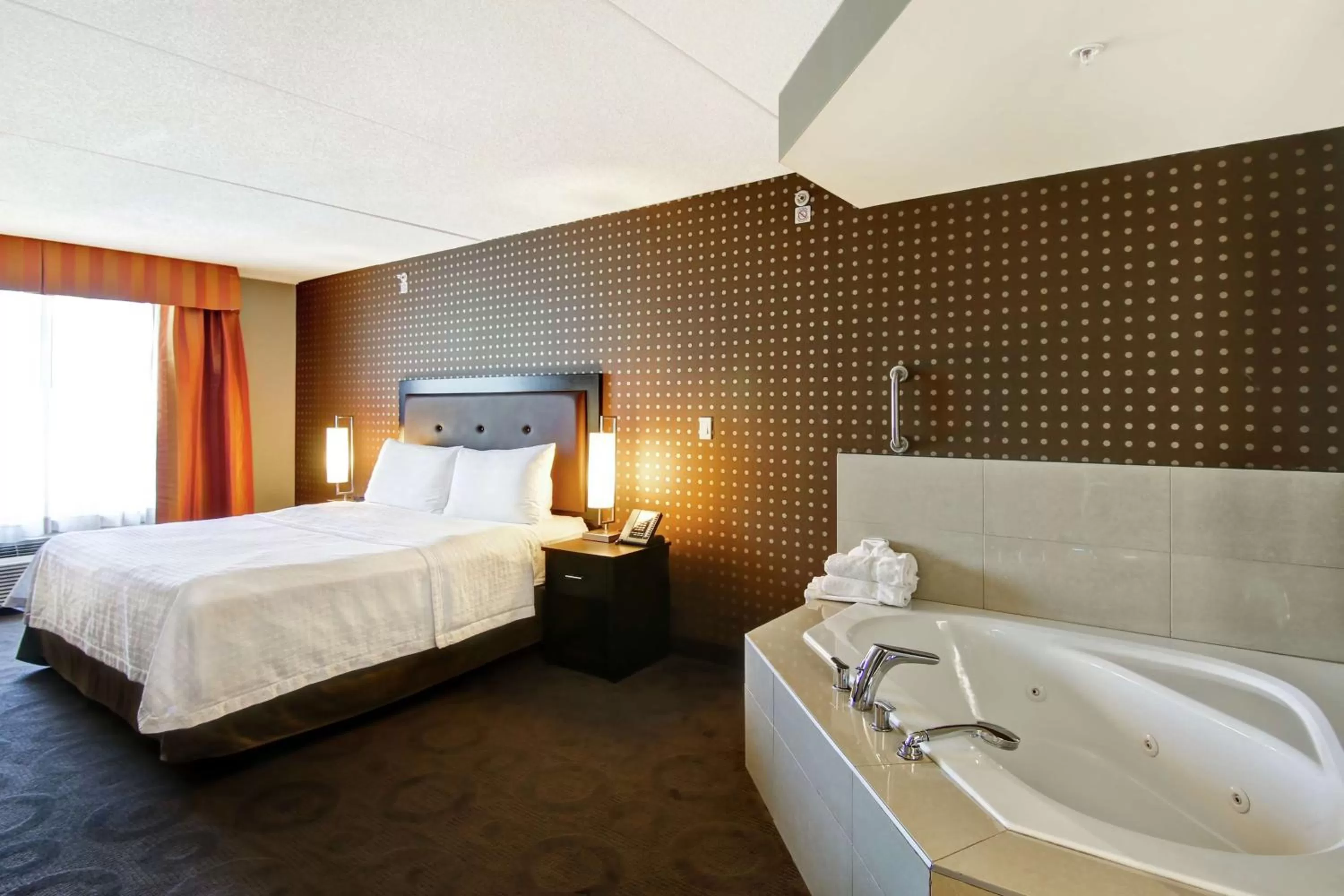Bathroom, Bed in Homewood Suites by Hilton Toronto-Ajax