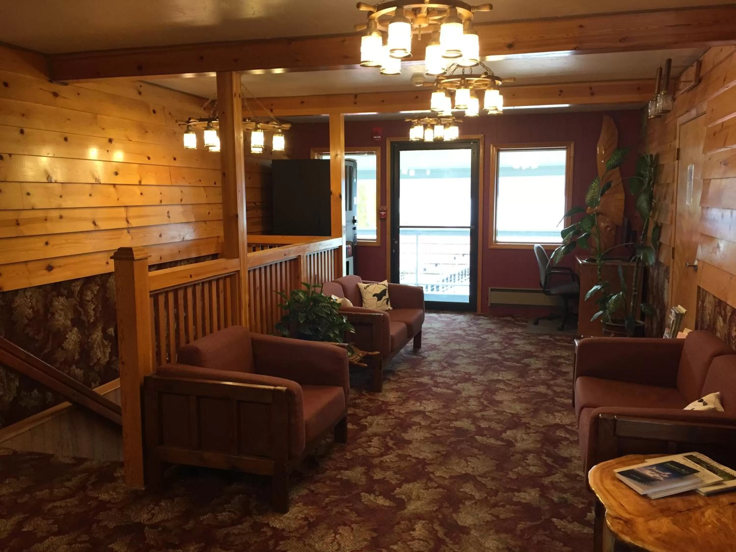 Lobby or reception in Captain's Choice Motel