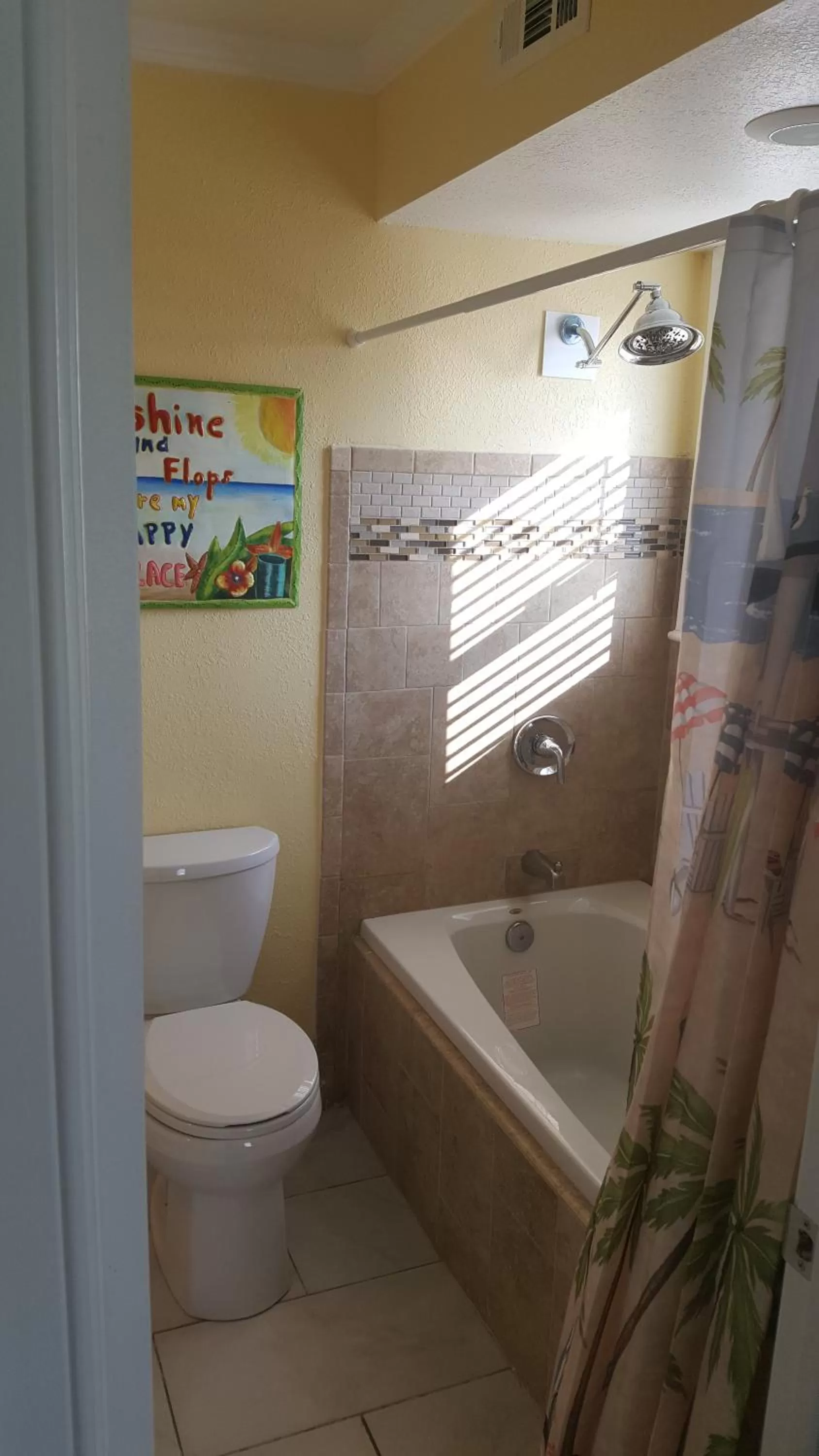 Shower in Pierhouse Bed & Breakfast