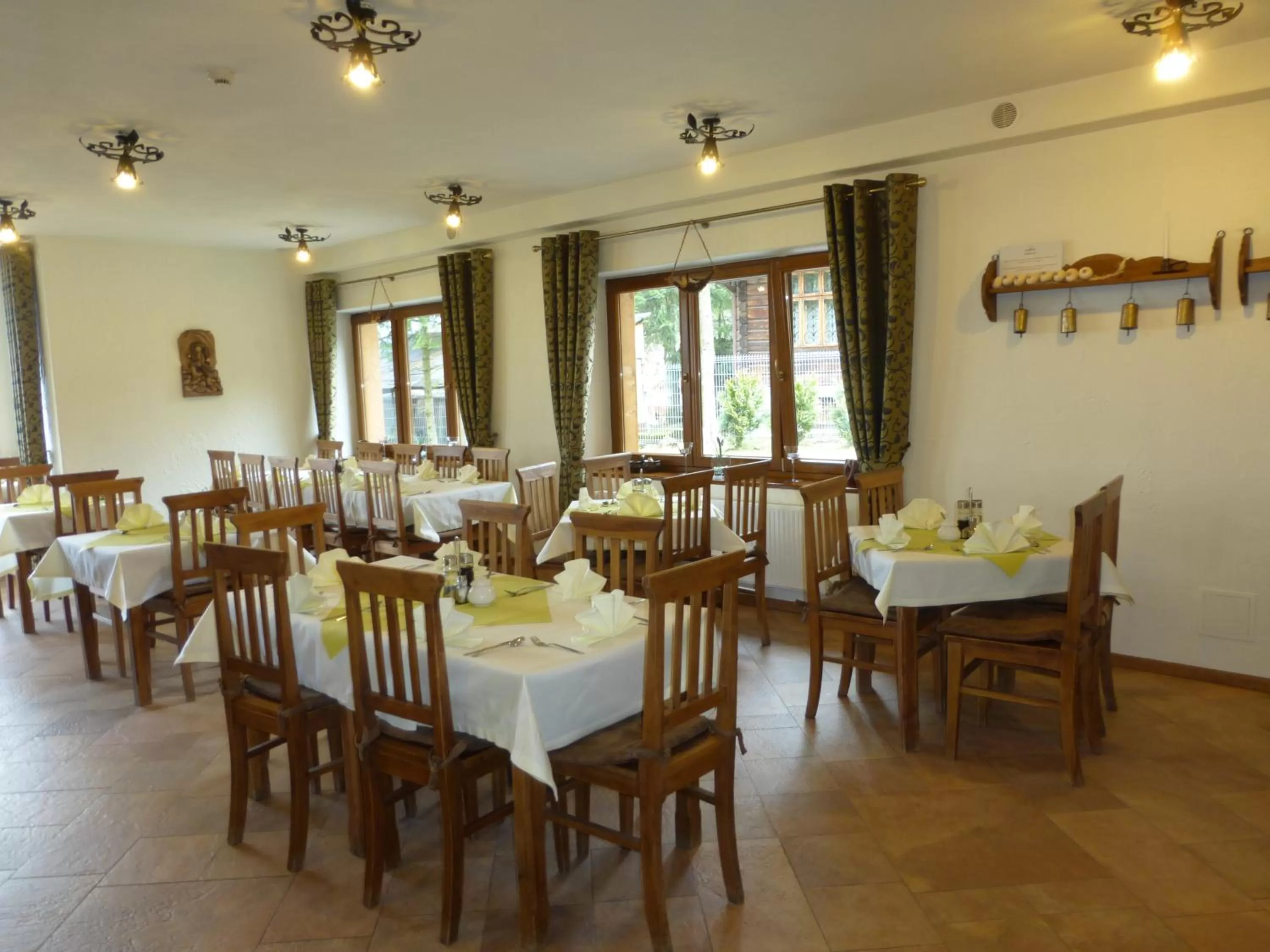 Restaurant/places to eat in Hotel Dwór Karolówka