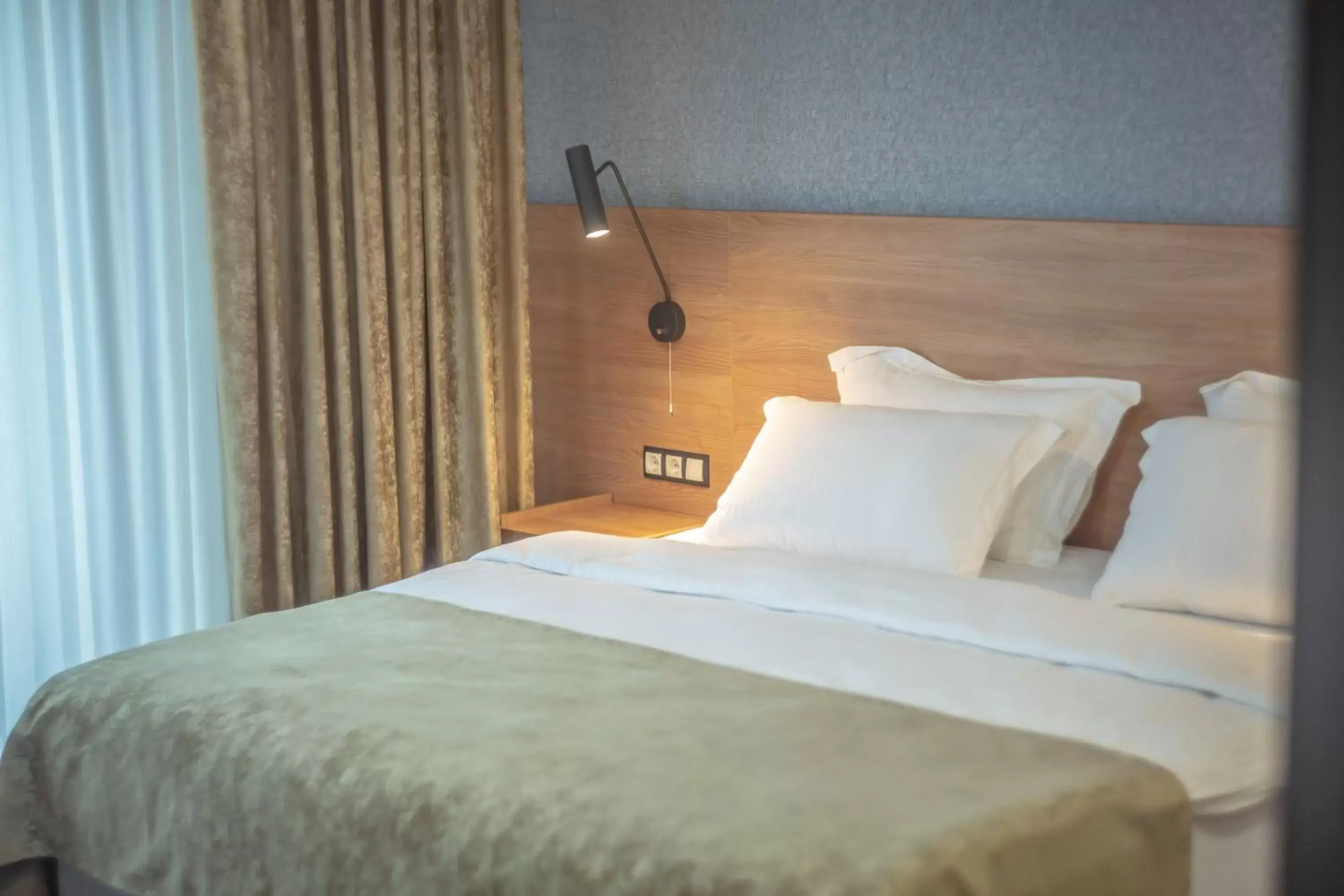 Budget Double Room in Hotel Banovani Budget Double Room in Hotel Banovani