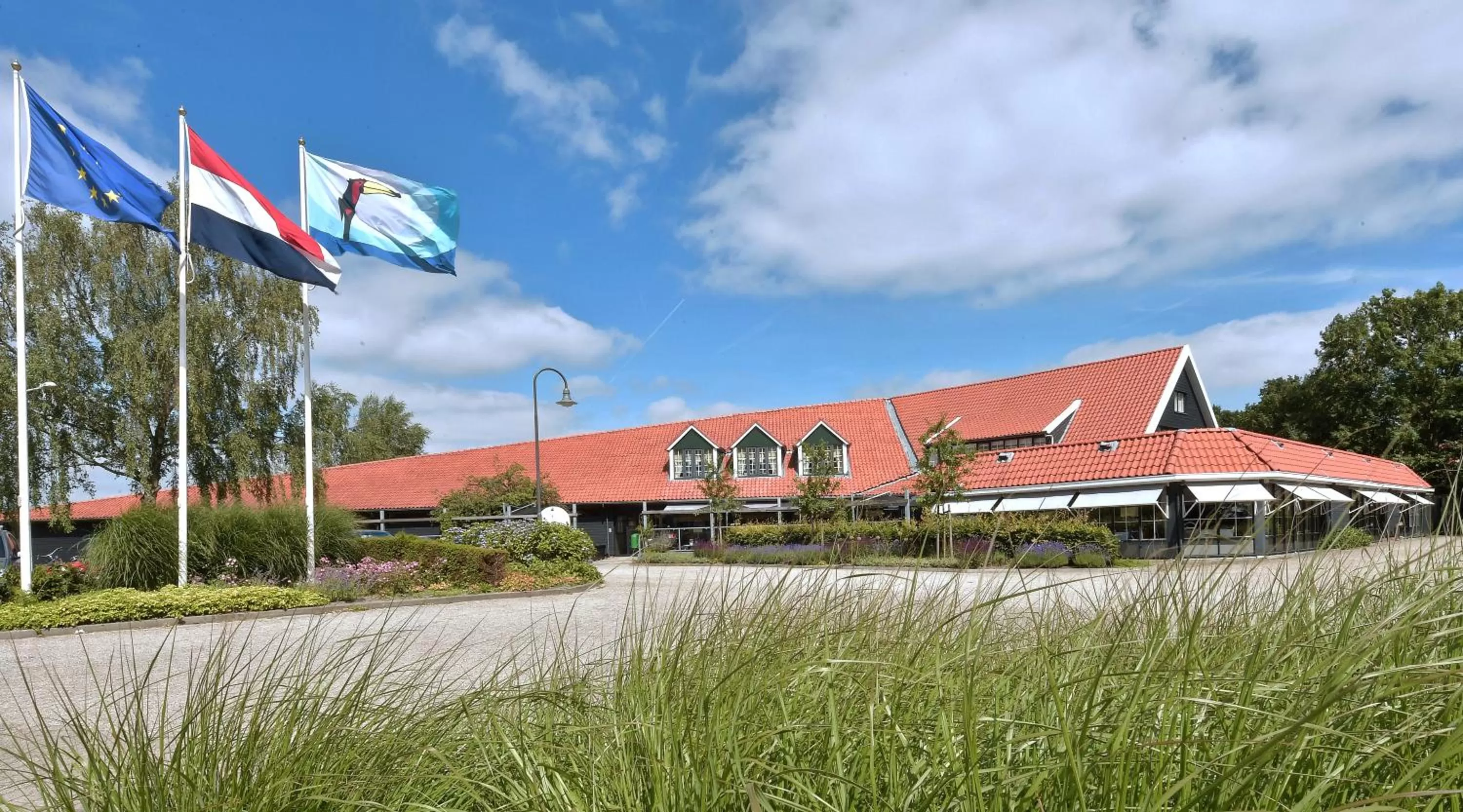 Facade/entrance in Van der Valk Hotel Groningen-Westerbroek