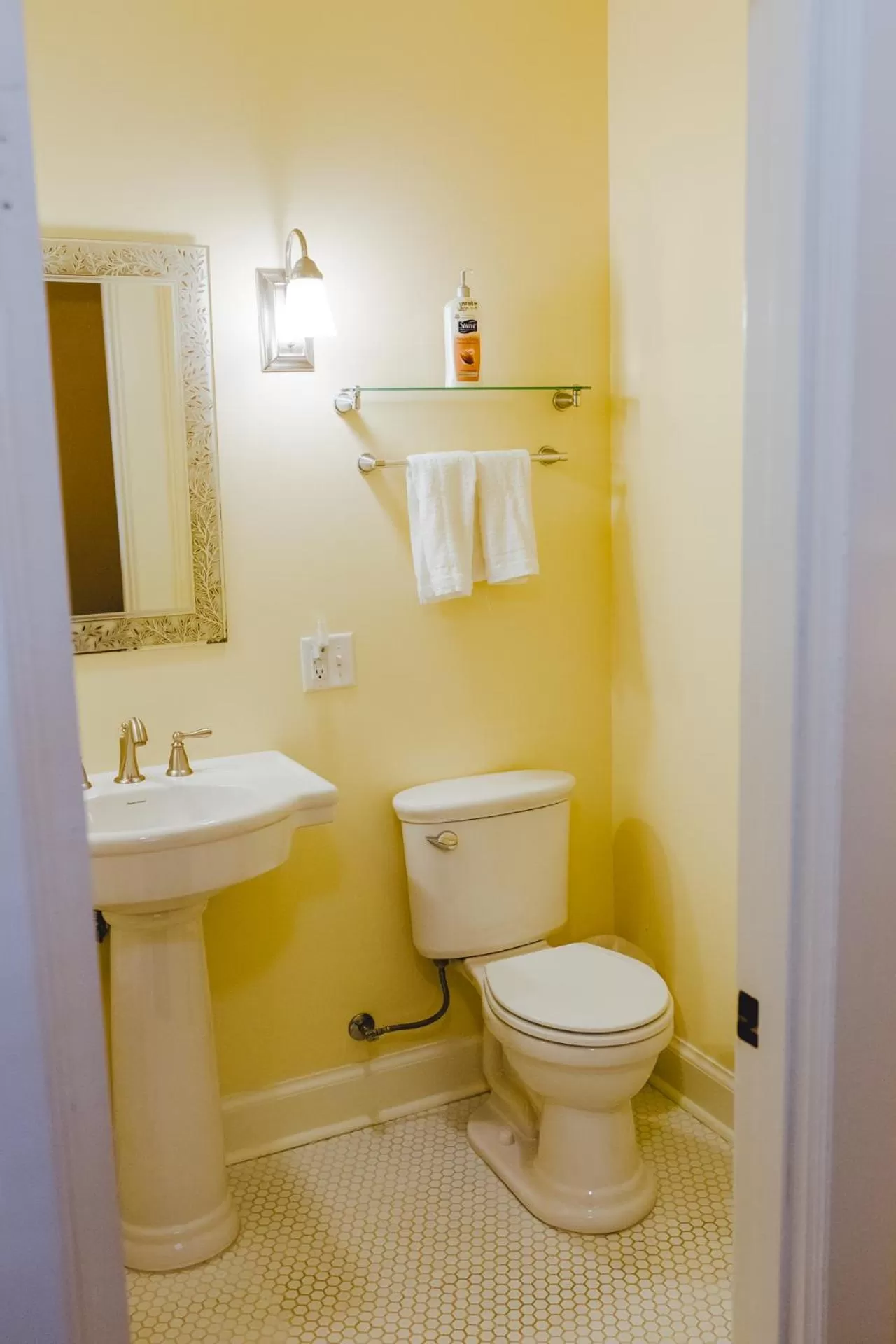 Bathroom in Leonard at Logan House