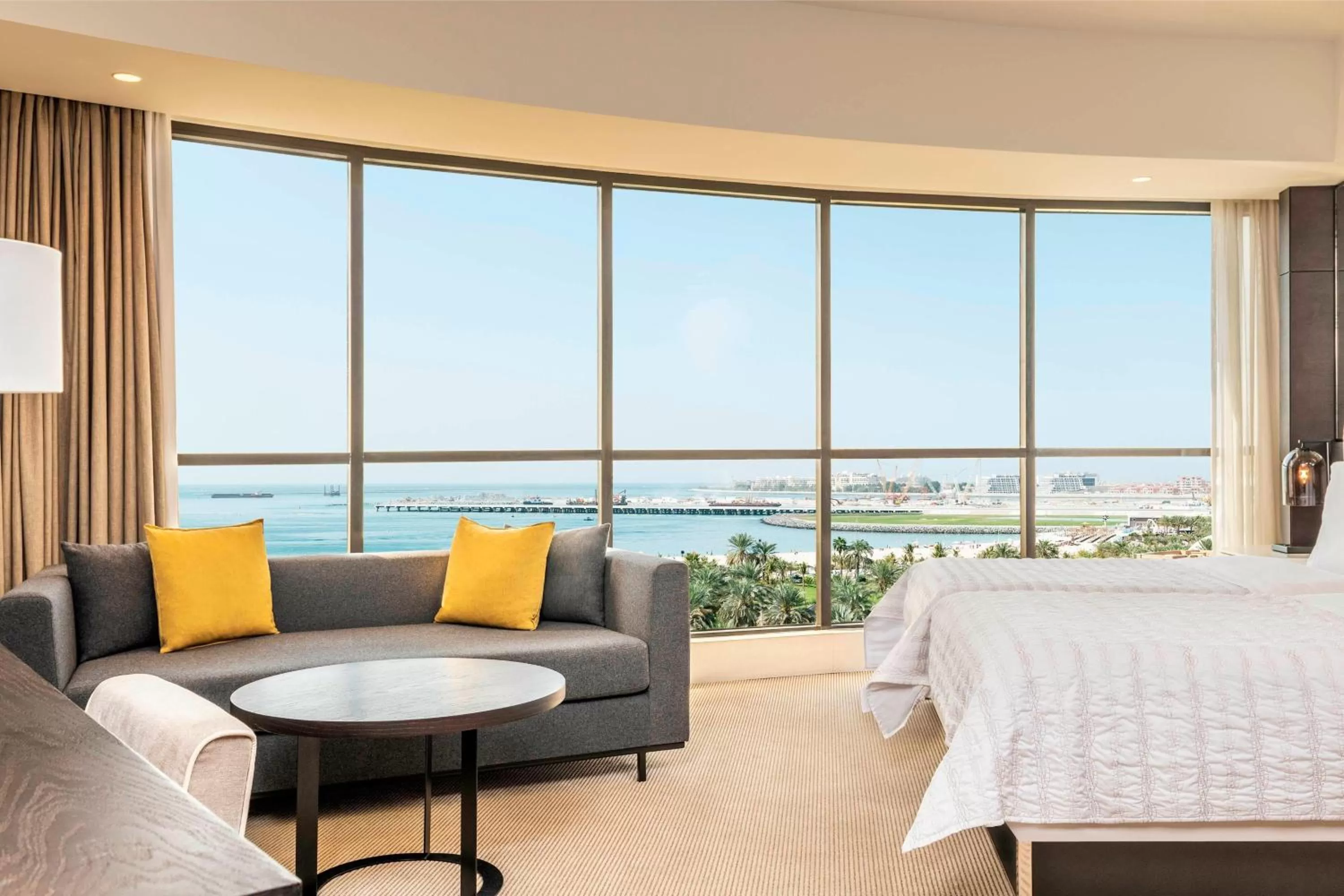 Photo of the whole room, Bed in Le Royal Meridien Beach Resort & Spa Dubai