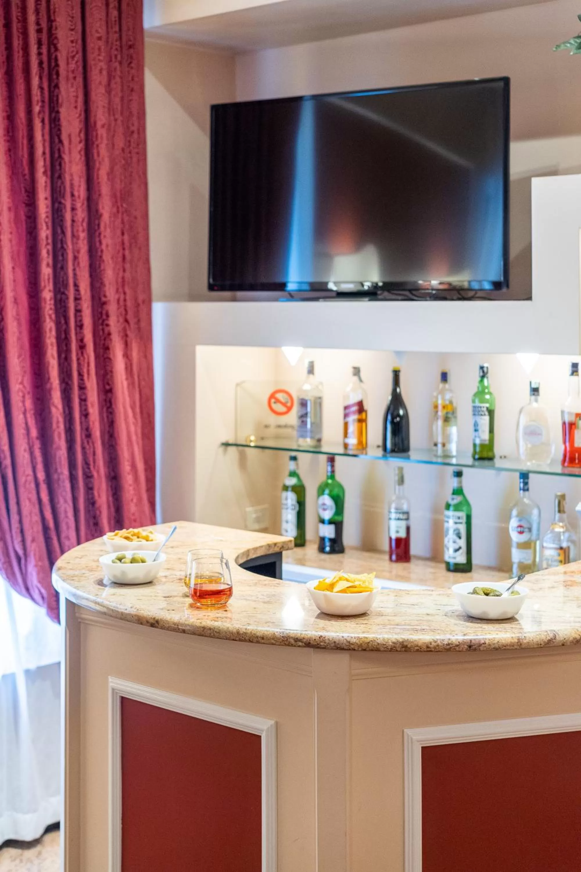 Restaurant/places to eat in Hotel Garda