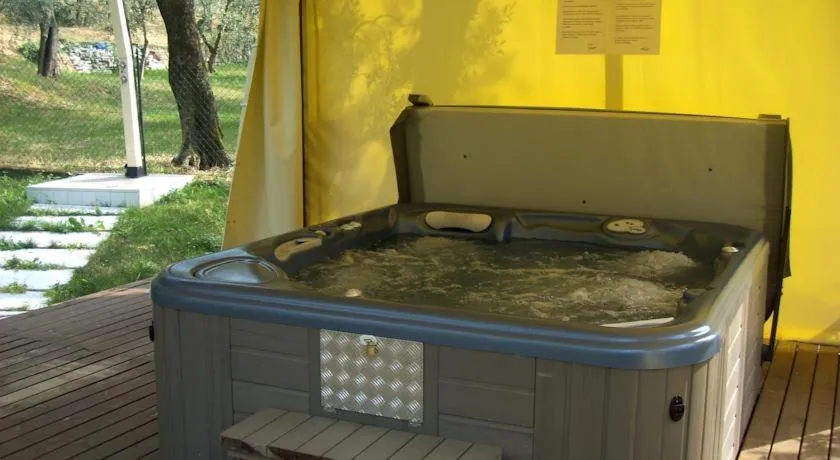 Hot Tub in Garnì Casa Rabagno