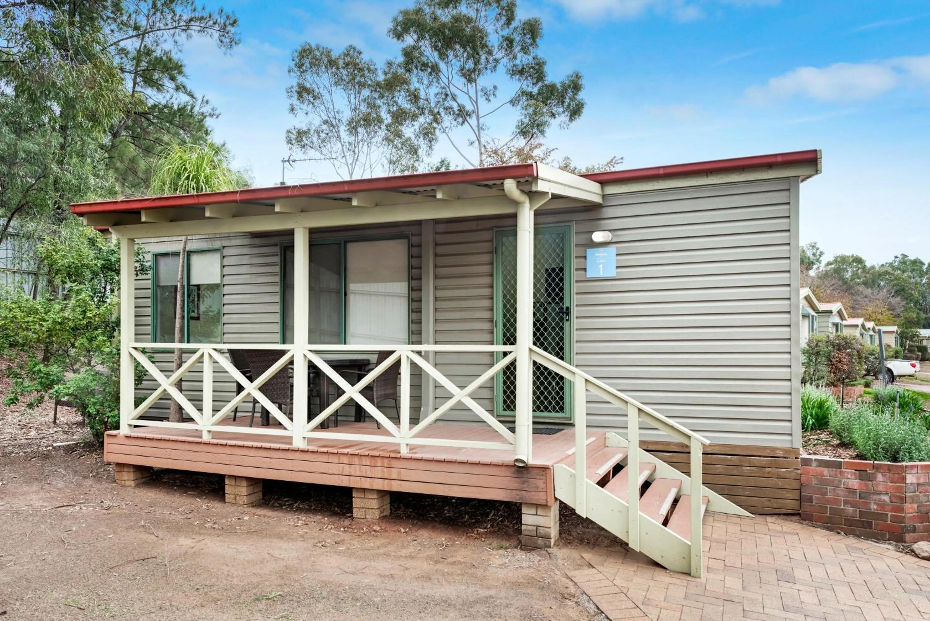 Standard 3 Bedroom Cabin in Discovery Parks - Dubbo