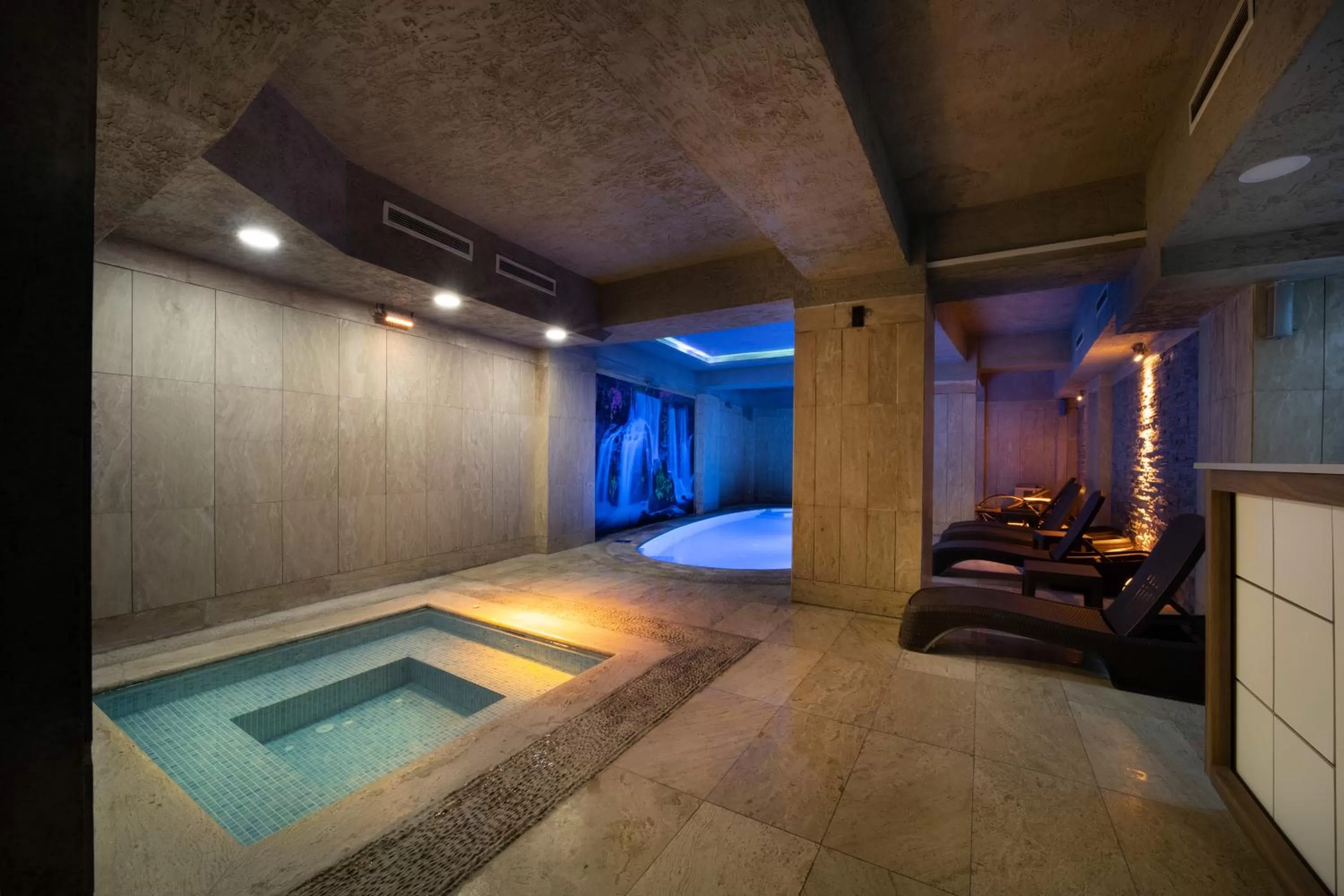 Hot Tub in Orka Royal Hotel & Spa