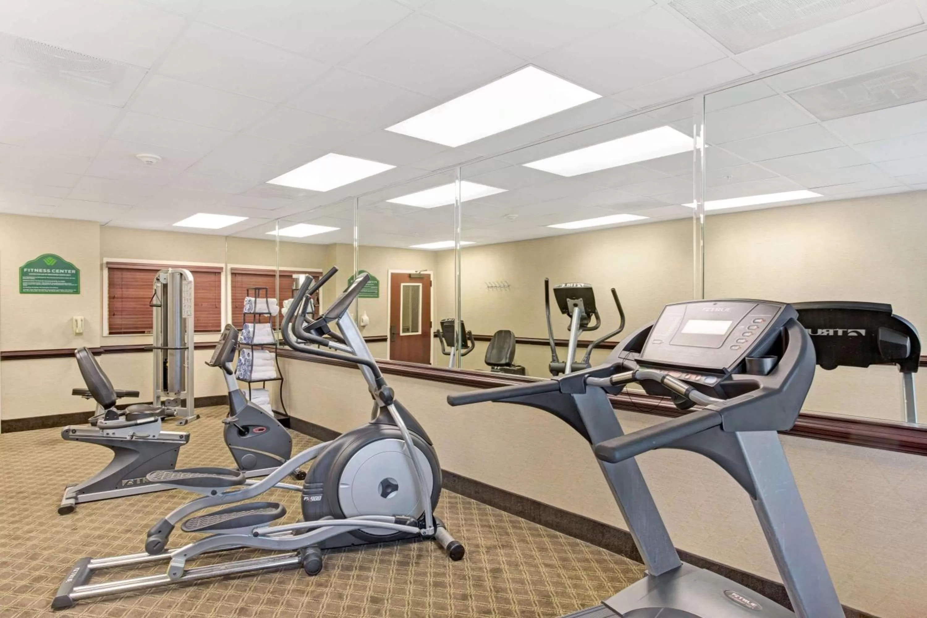 Fitness centre/facilities in Wingate by Wyndham Charleston Southern University
